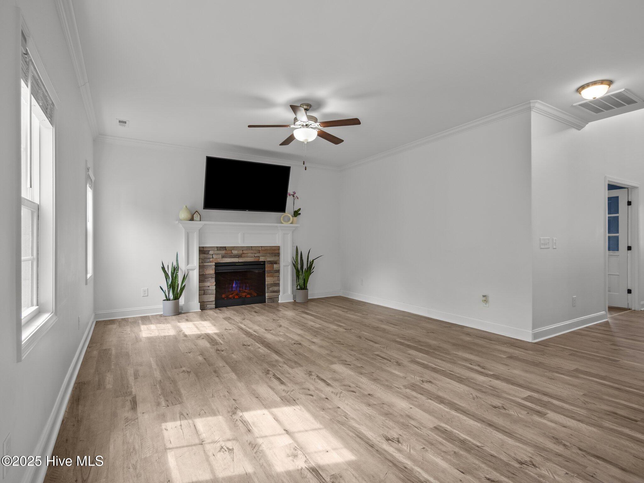 608 Creek Court Property Photo 14