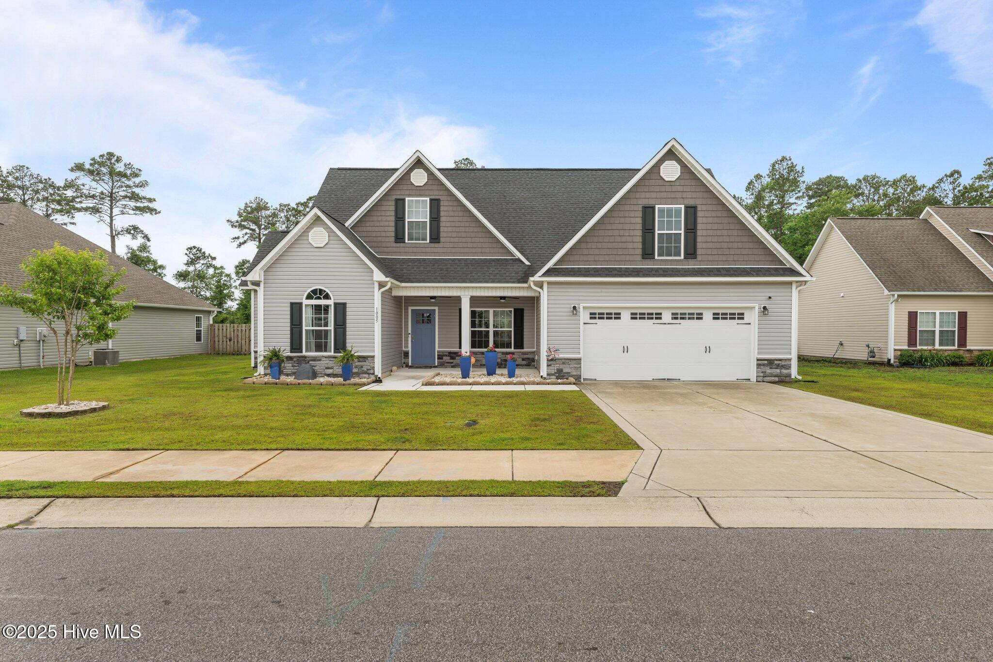 1005 Flounder Run Property Photo 1