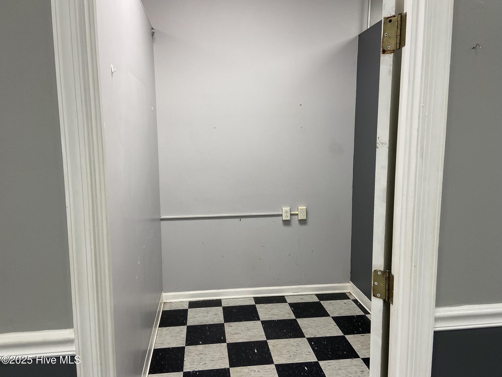 1831 Weeksville Road Suite H Property Photo 4