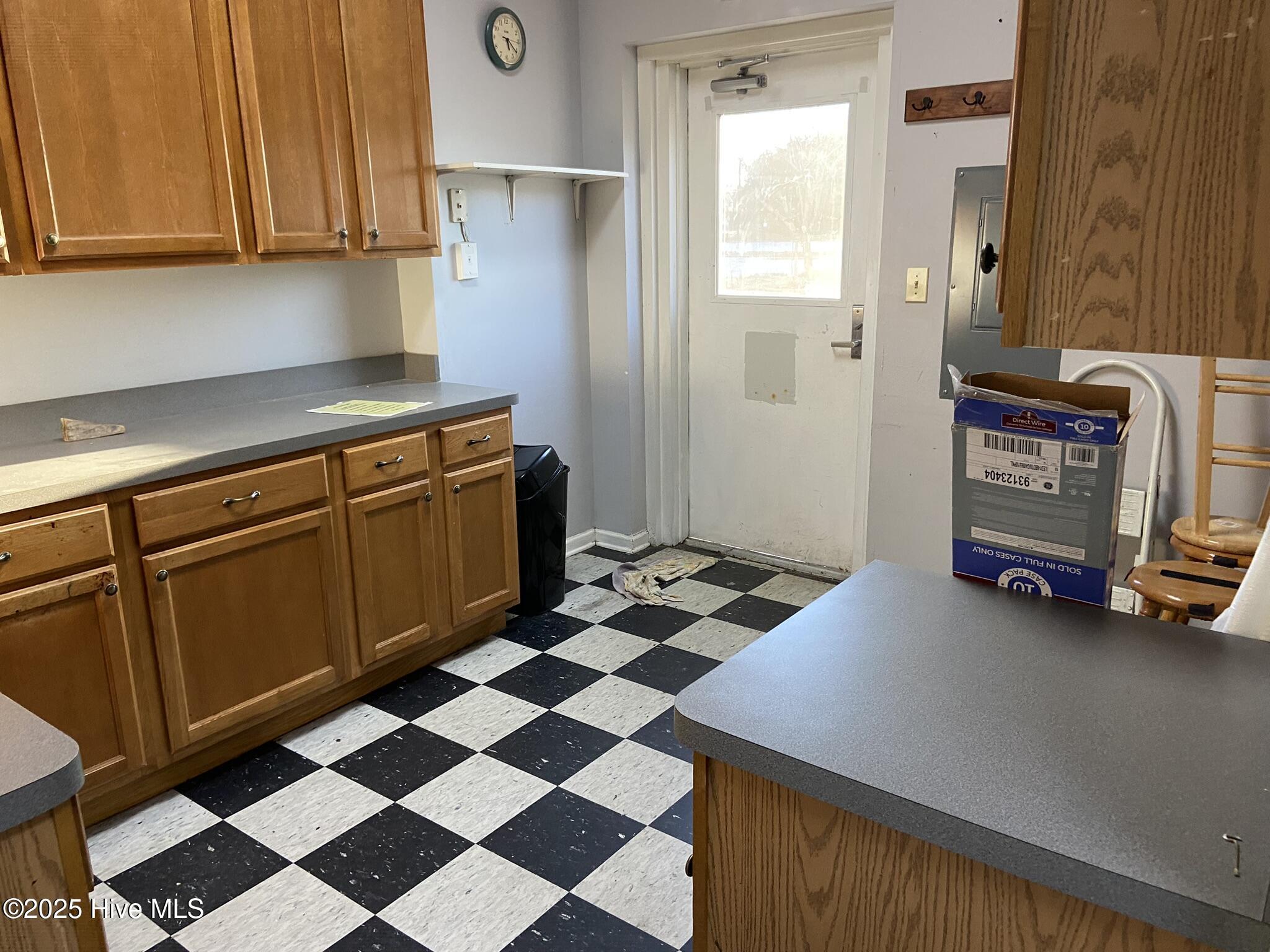 1831 Weeksville Road Suite H Property Photo 8
