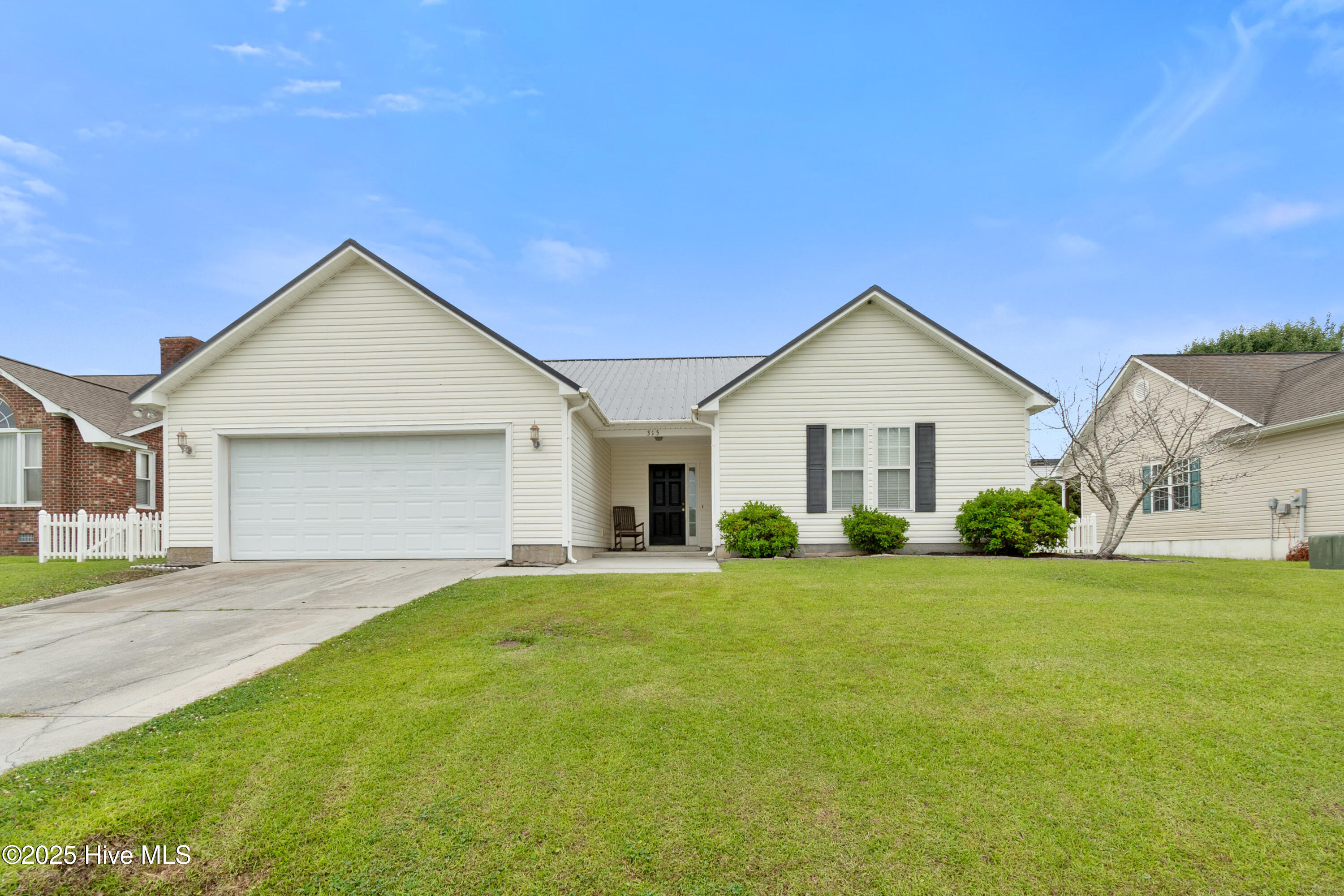 315 Whirlaway Boulevard Property Photo 1