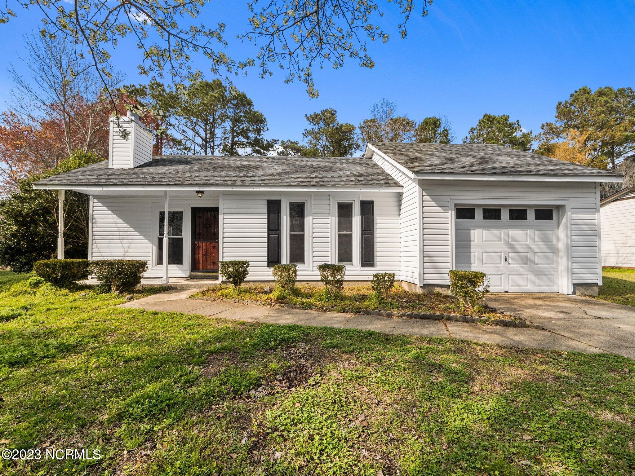 1003 Springdale Drive Property Photo 1