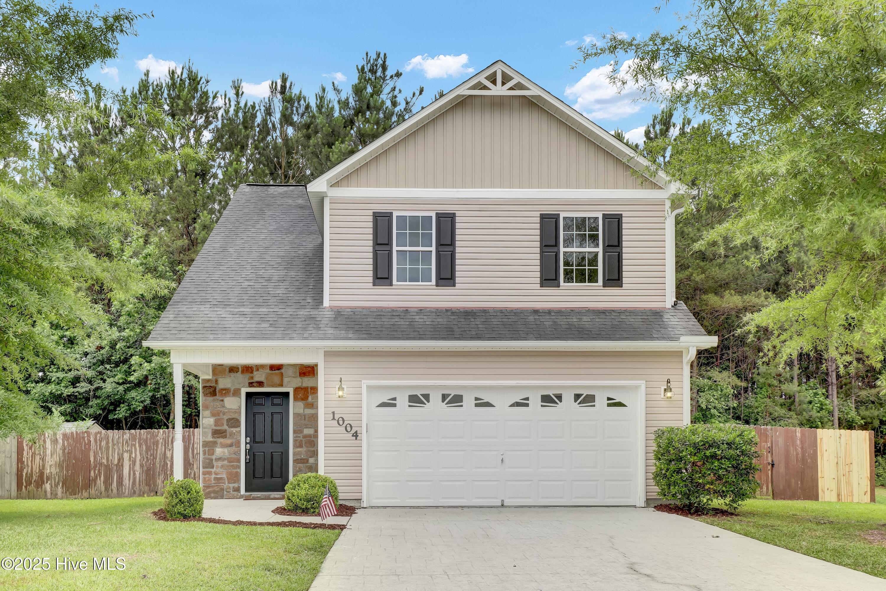 1004 Hollyfield Court Property Photo 1