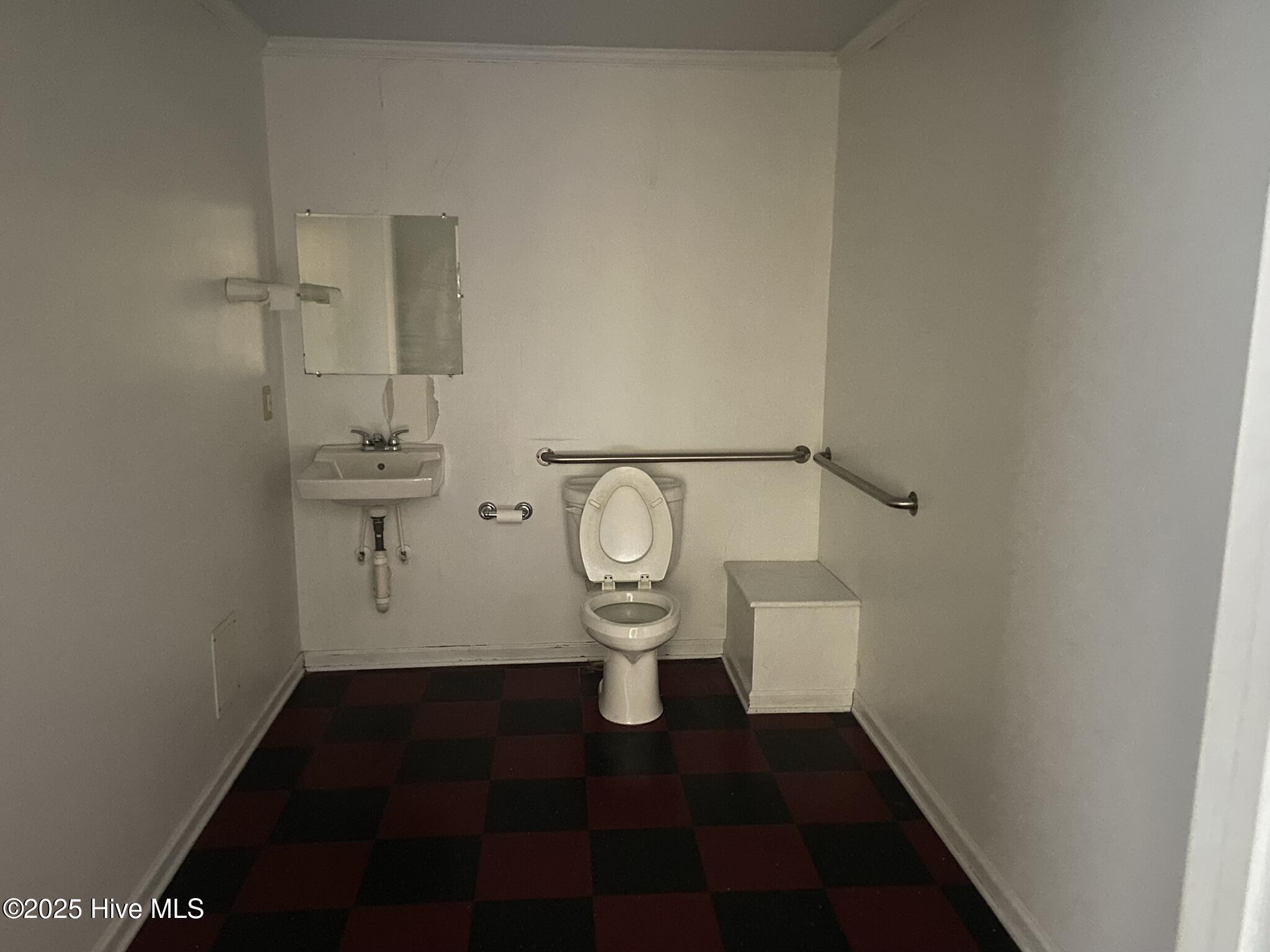 1831 Weeksville Road Suites N&o Property Photo 13