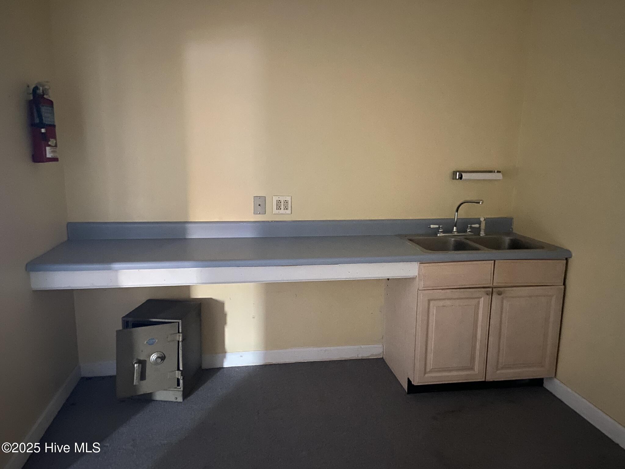1831 Weeksville Road Suites N&o Property Photo 14
