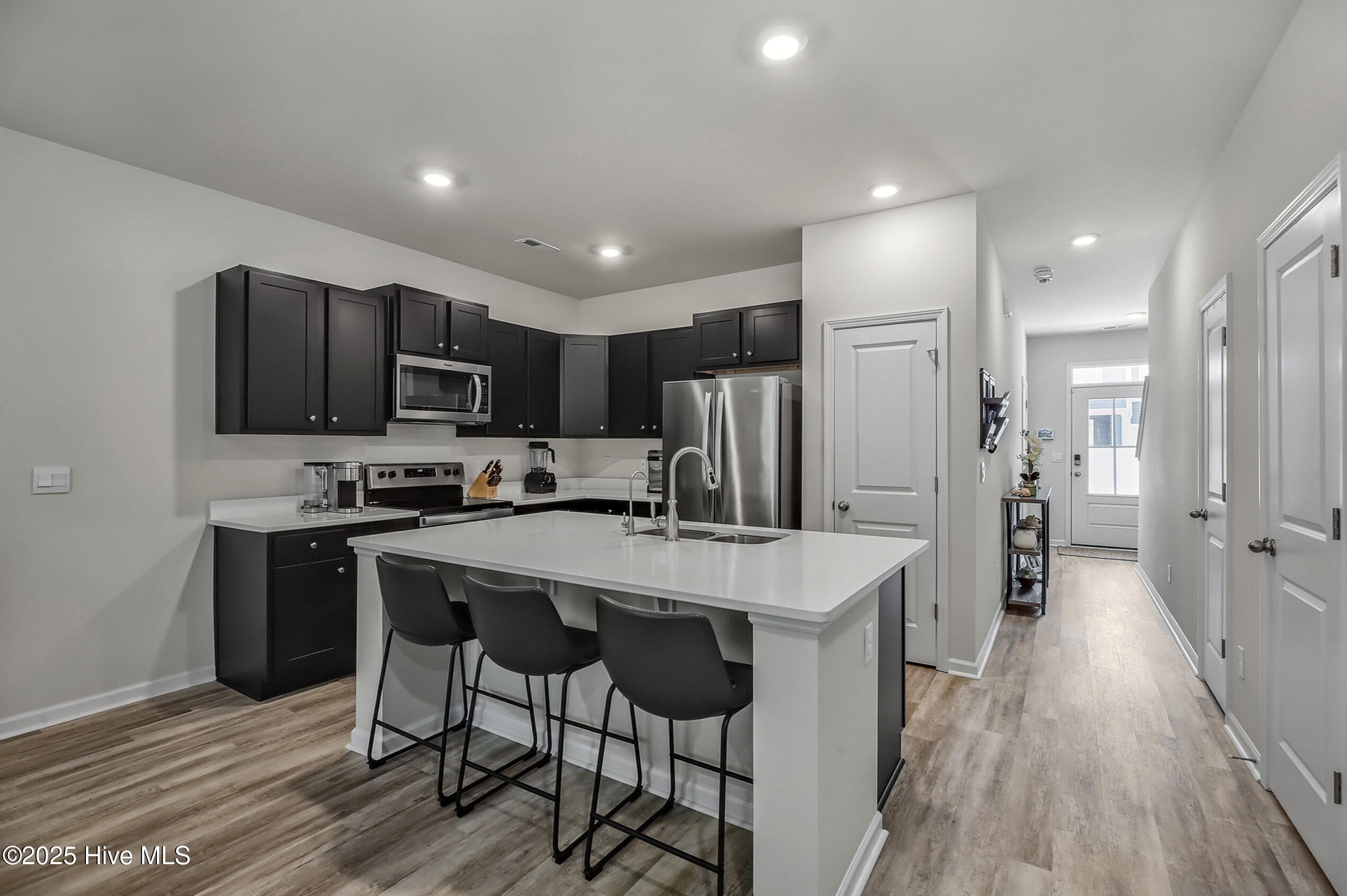 6514 Shark Tooth Trail Property Photo 3