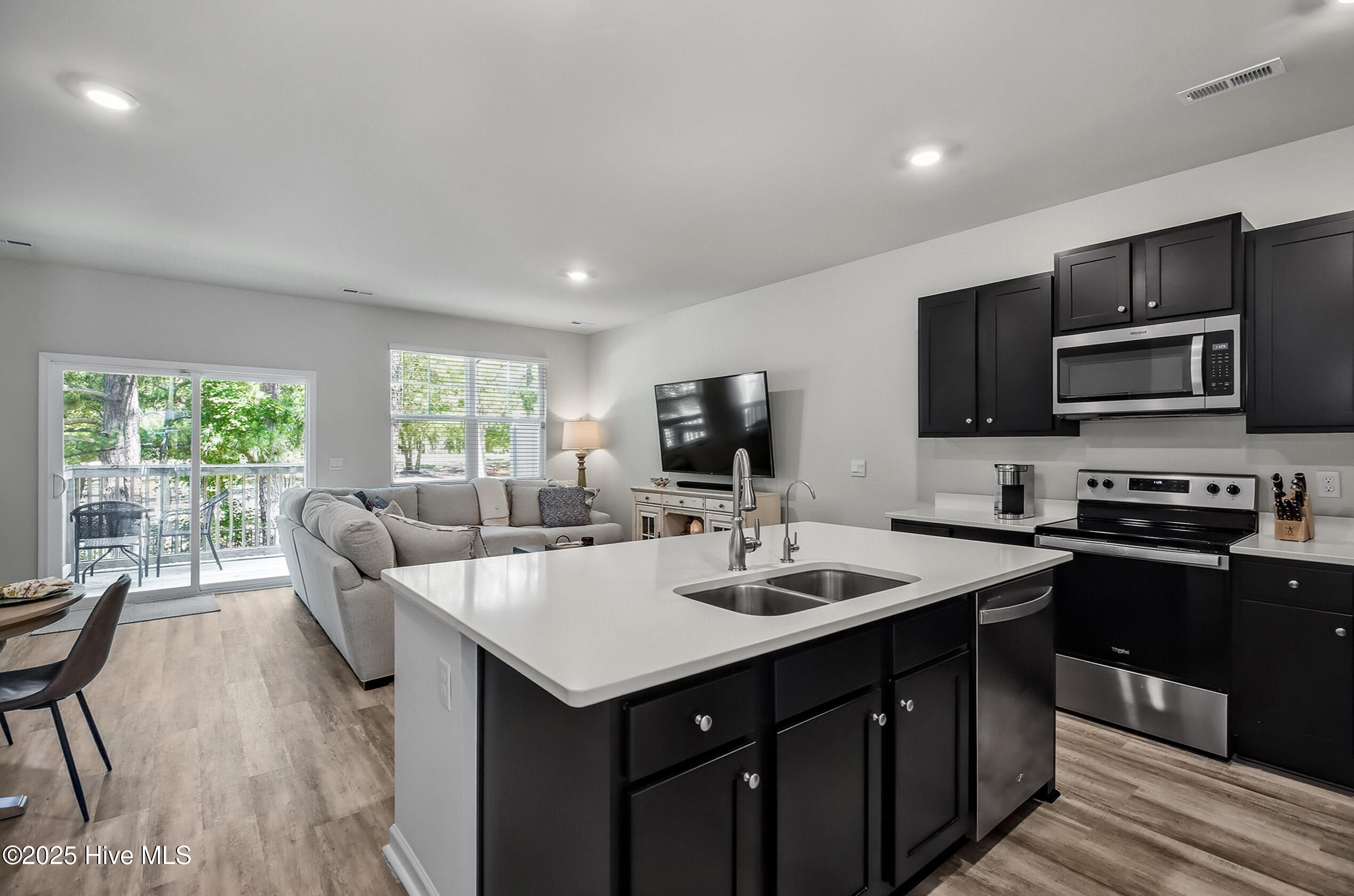 6514 Shark Tooth Trail Property Photo 4
