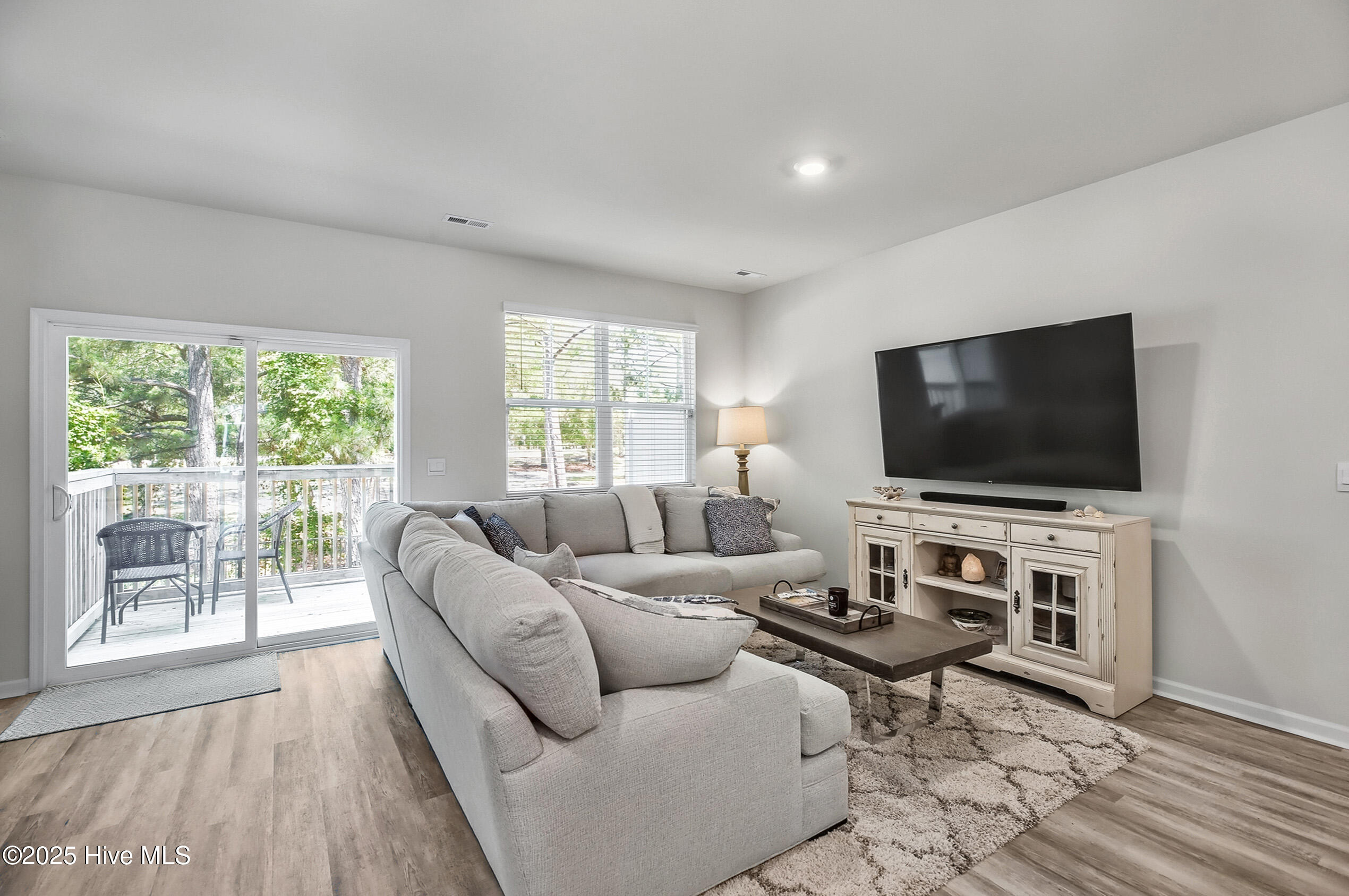 6514 Shark Tooth Trail Property Photo 6