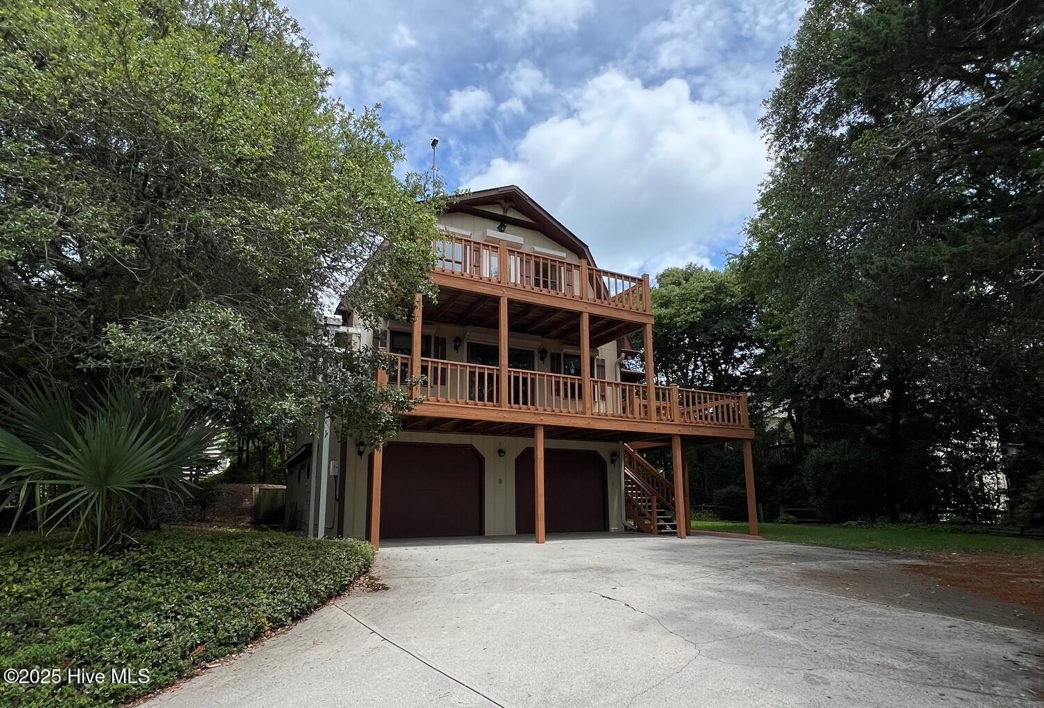 112 Bluewater Drive Property Photo 1