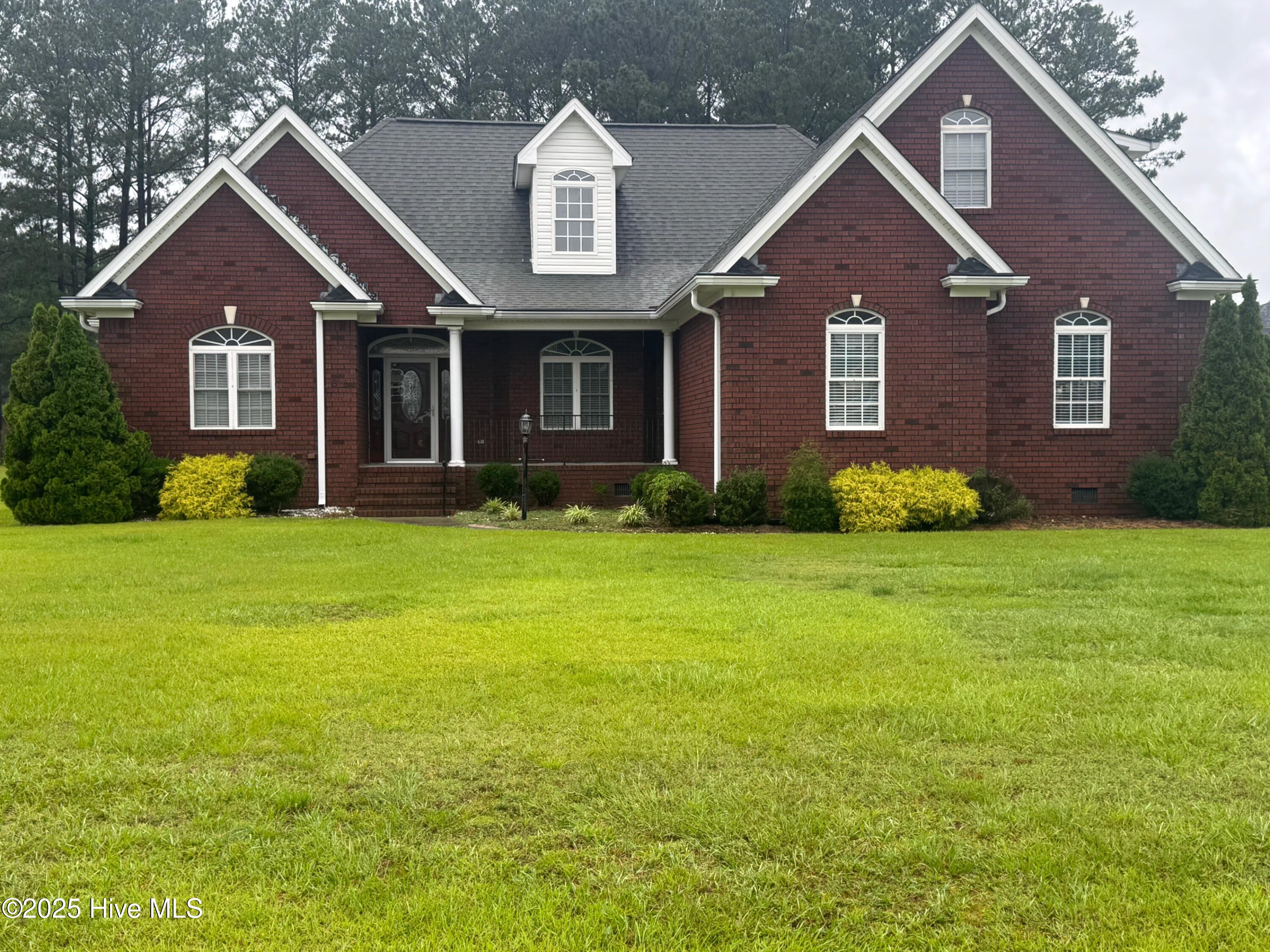 315 Hunters Creek Drive Property Photo 1