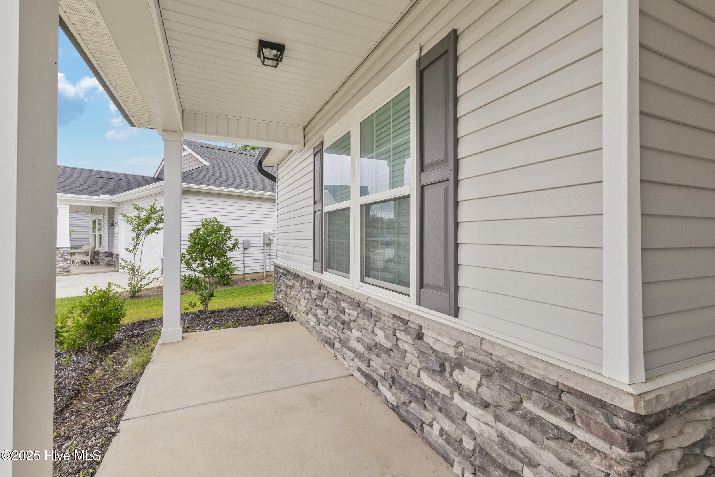 570 Tullimore Lane Property Photo 3