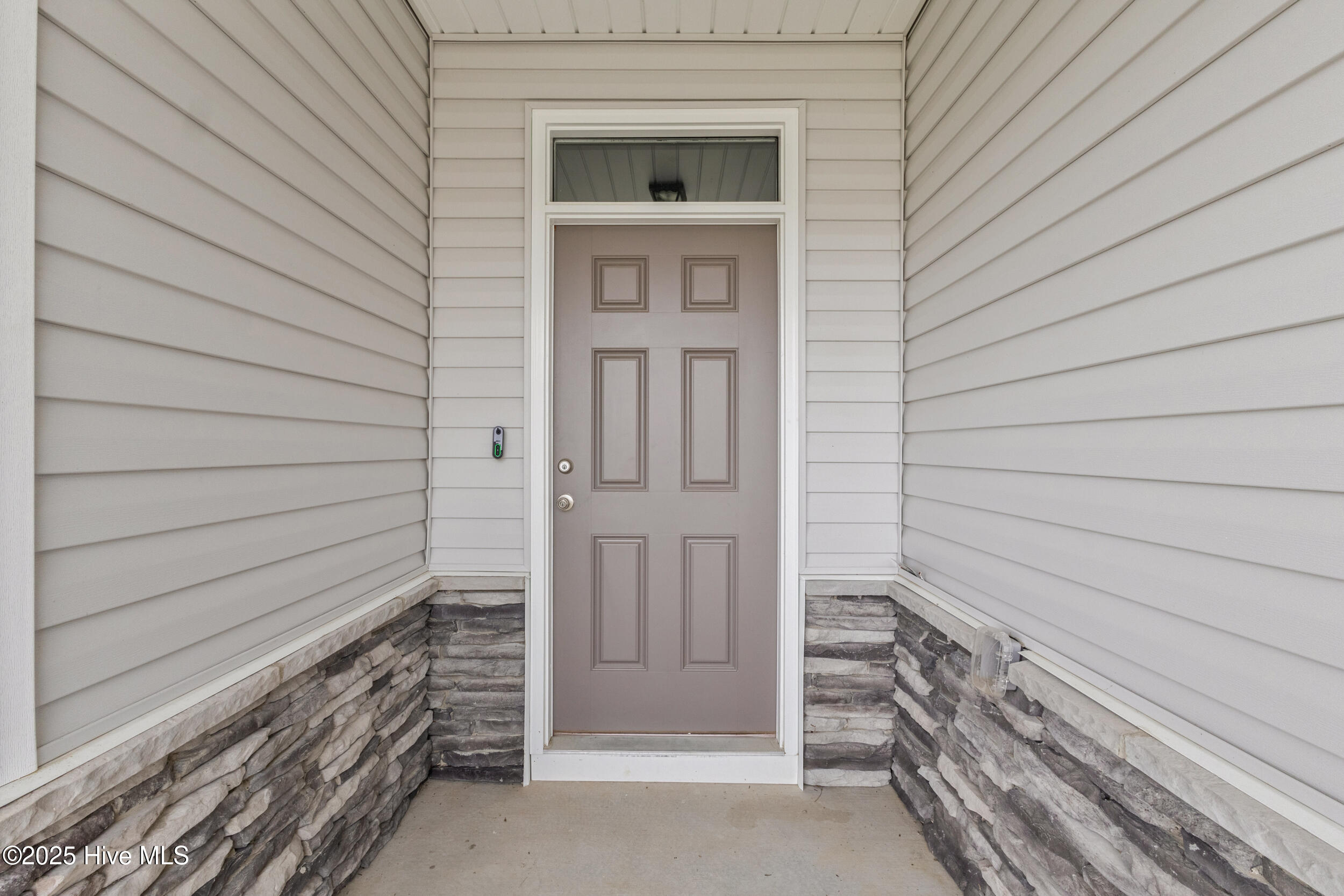 570 Tullimore Lane Property Photo 4