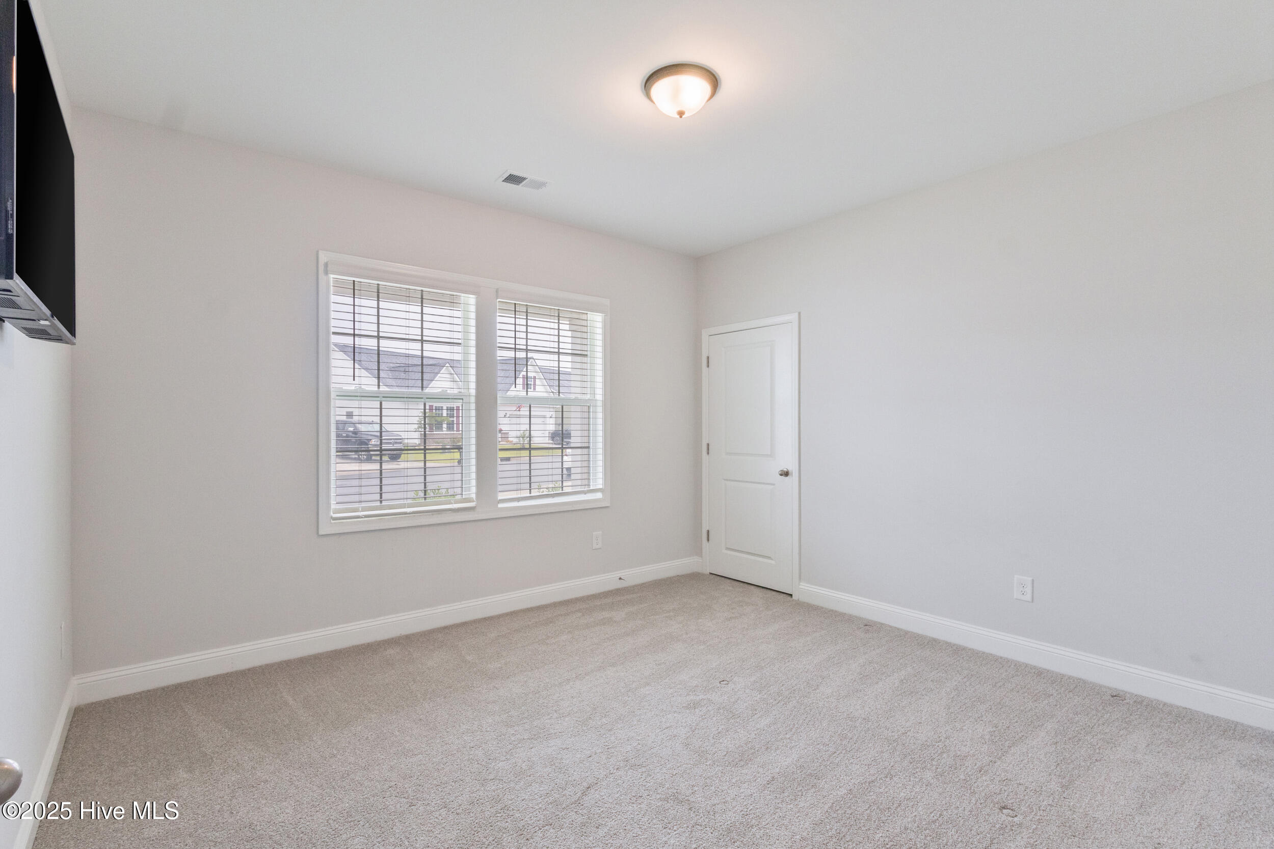 570 Tullimore Lane Property Photo 6