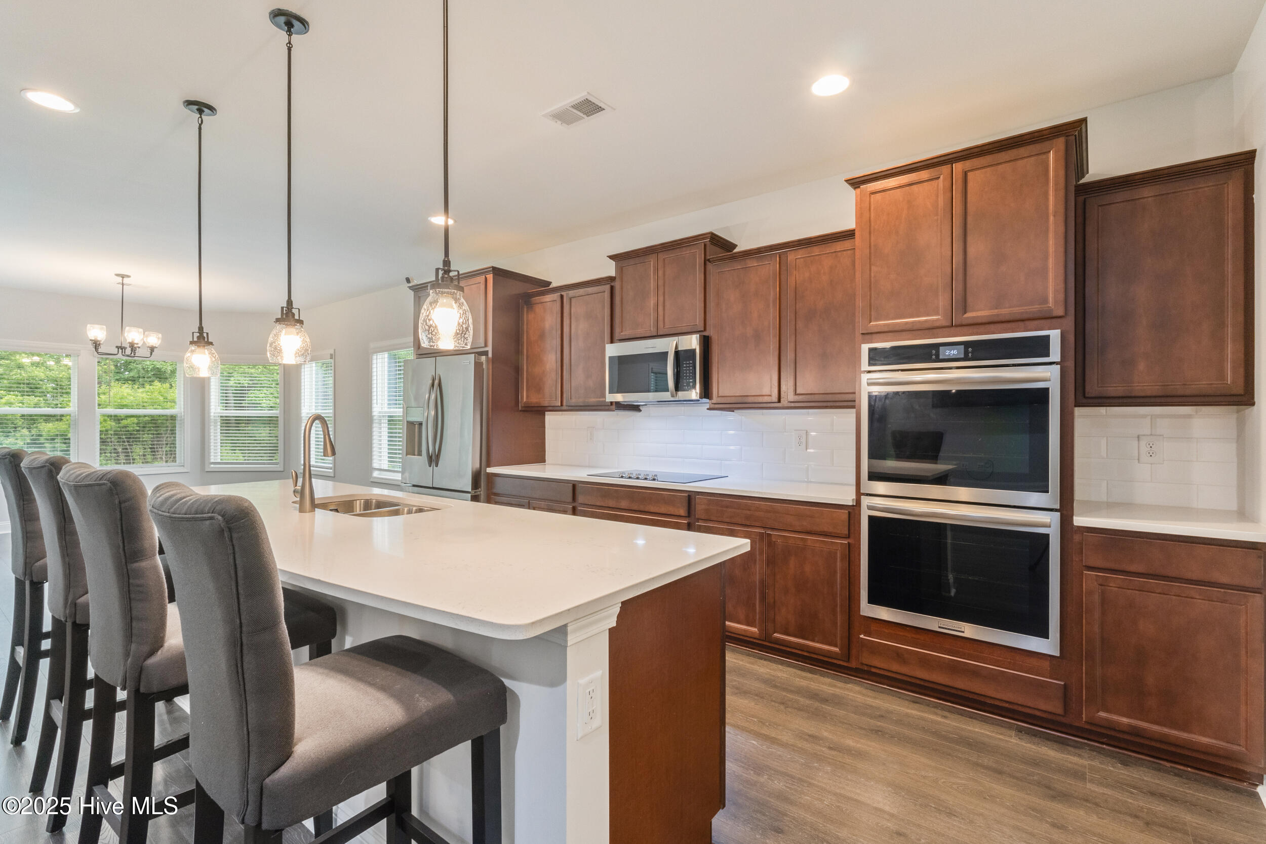 570 Tullimore Lane Property Photo 11