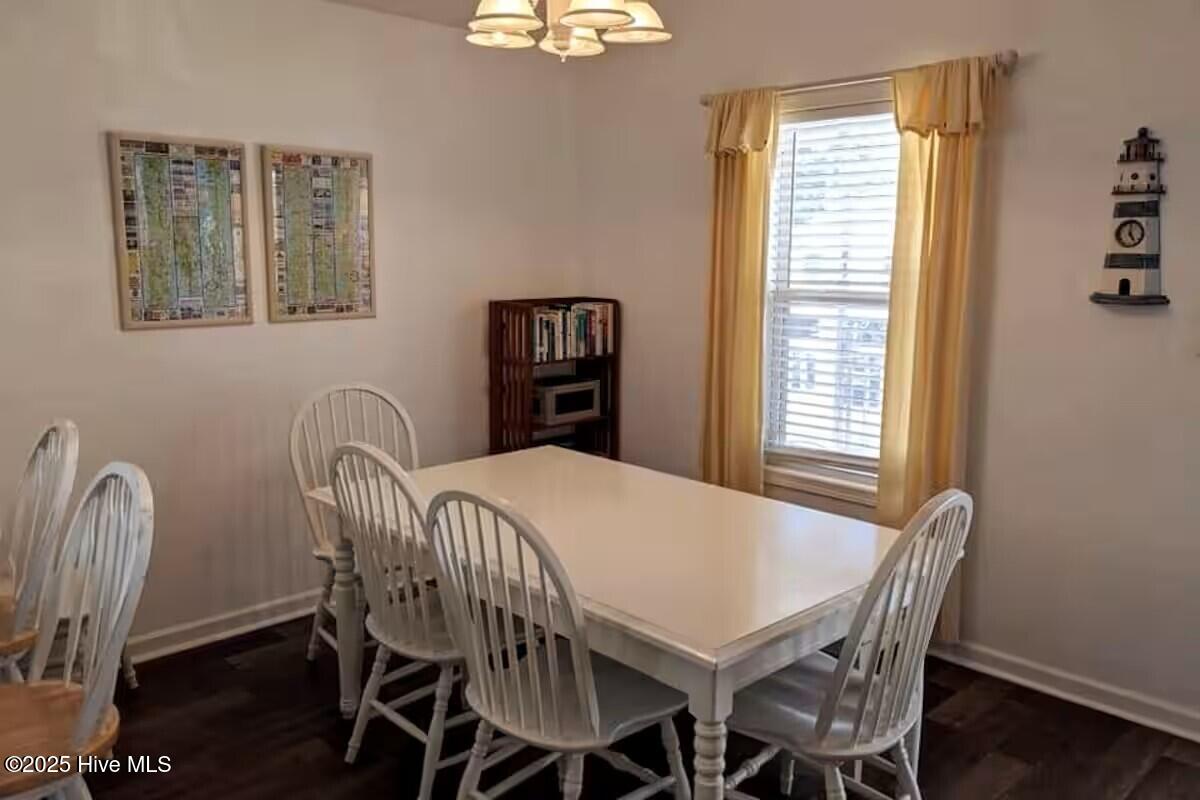 703 Suffolk Street Property Photo 4