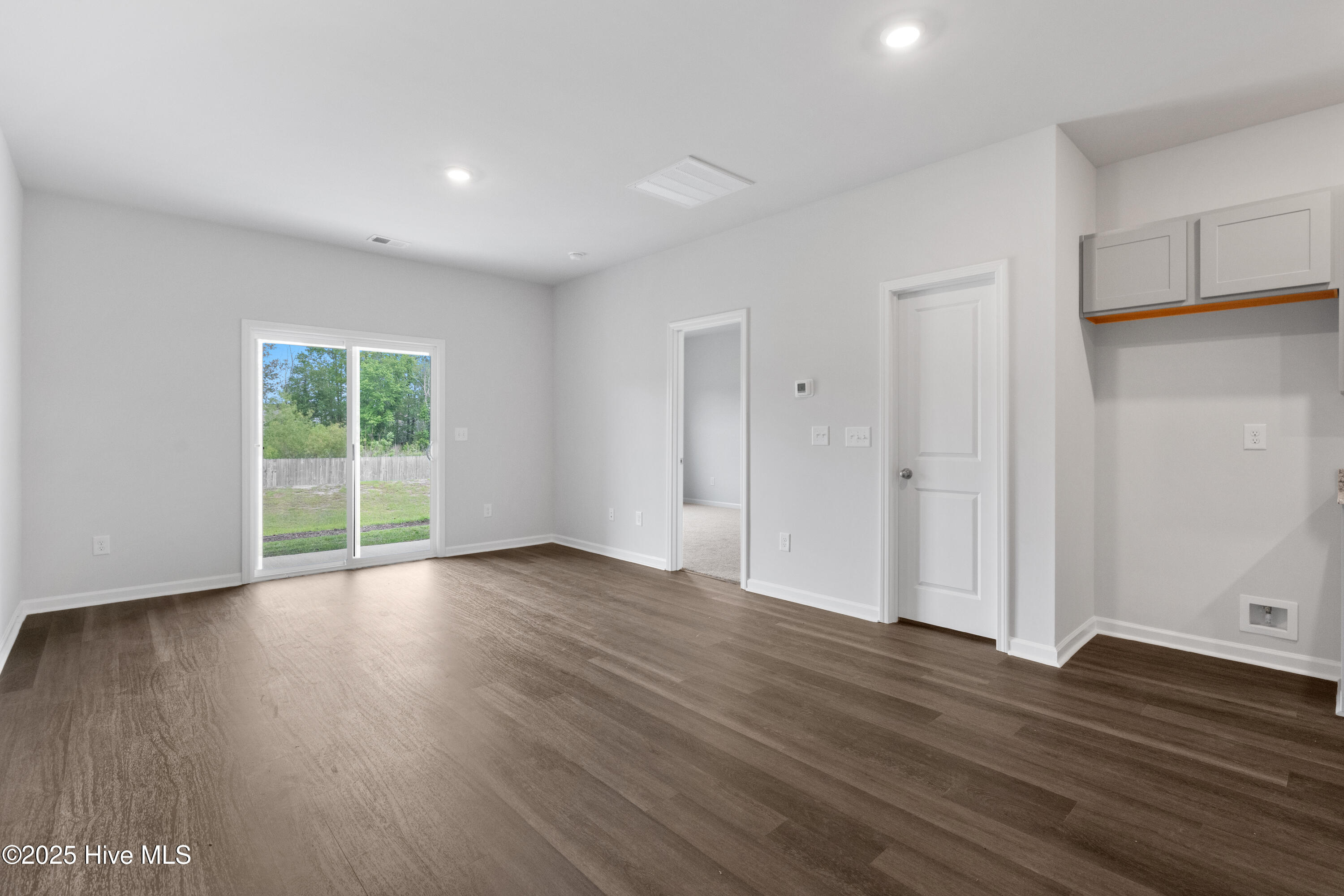 258 Arnette Drive 81 B Property Photo 5