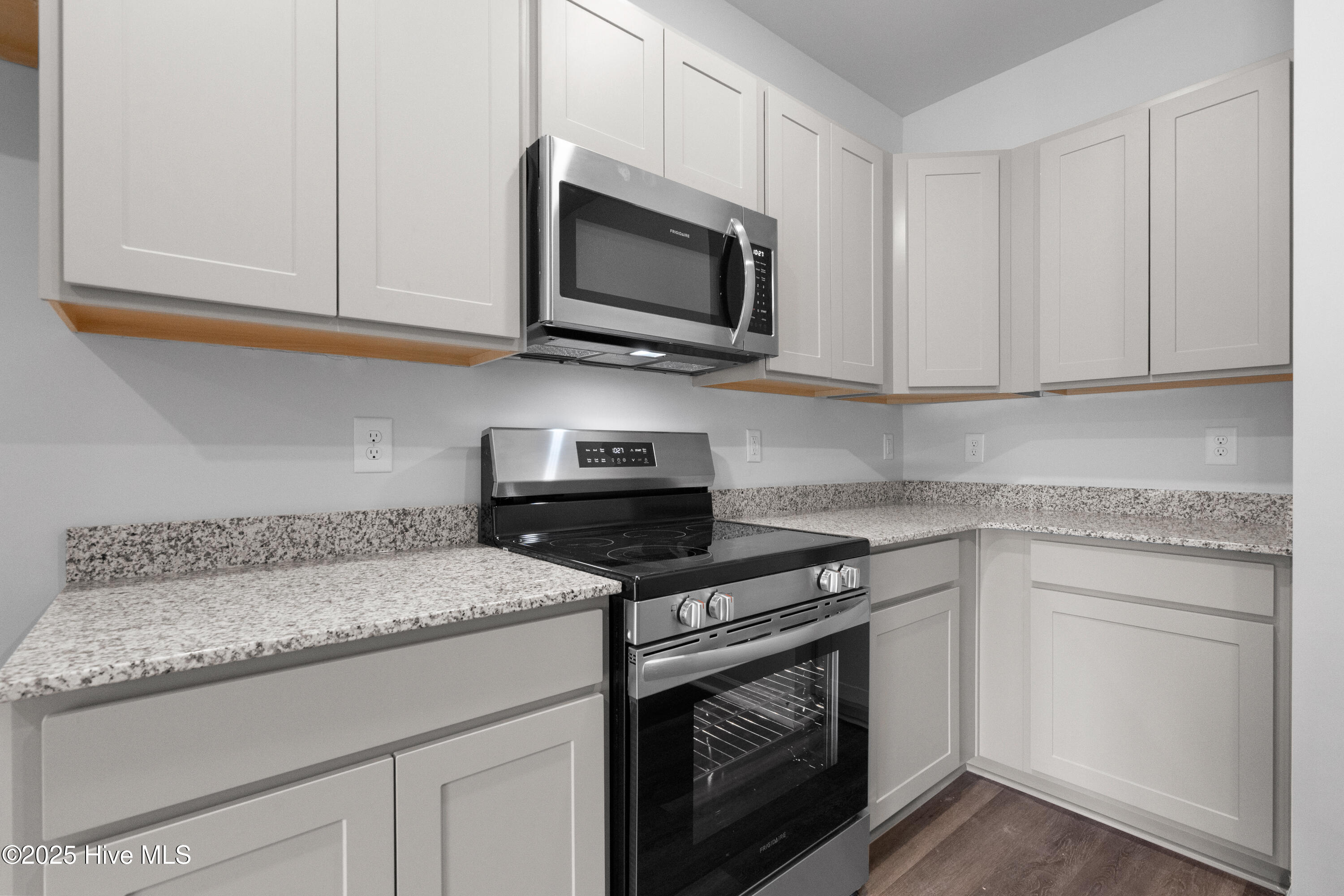 258 Arnette Drive 81 B Property Photo 10