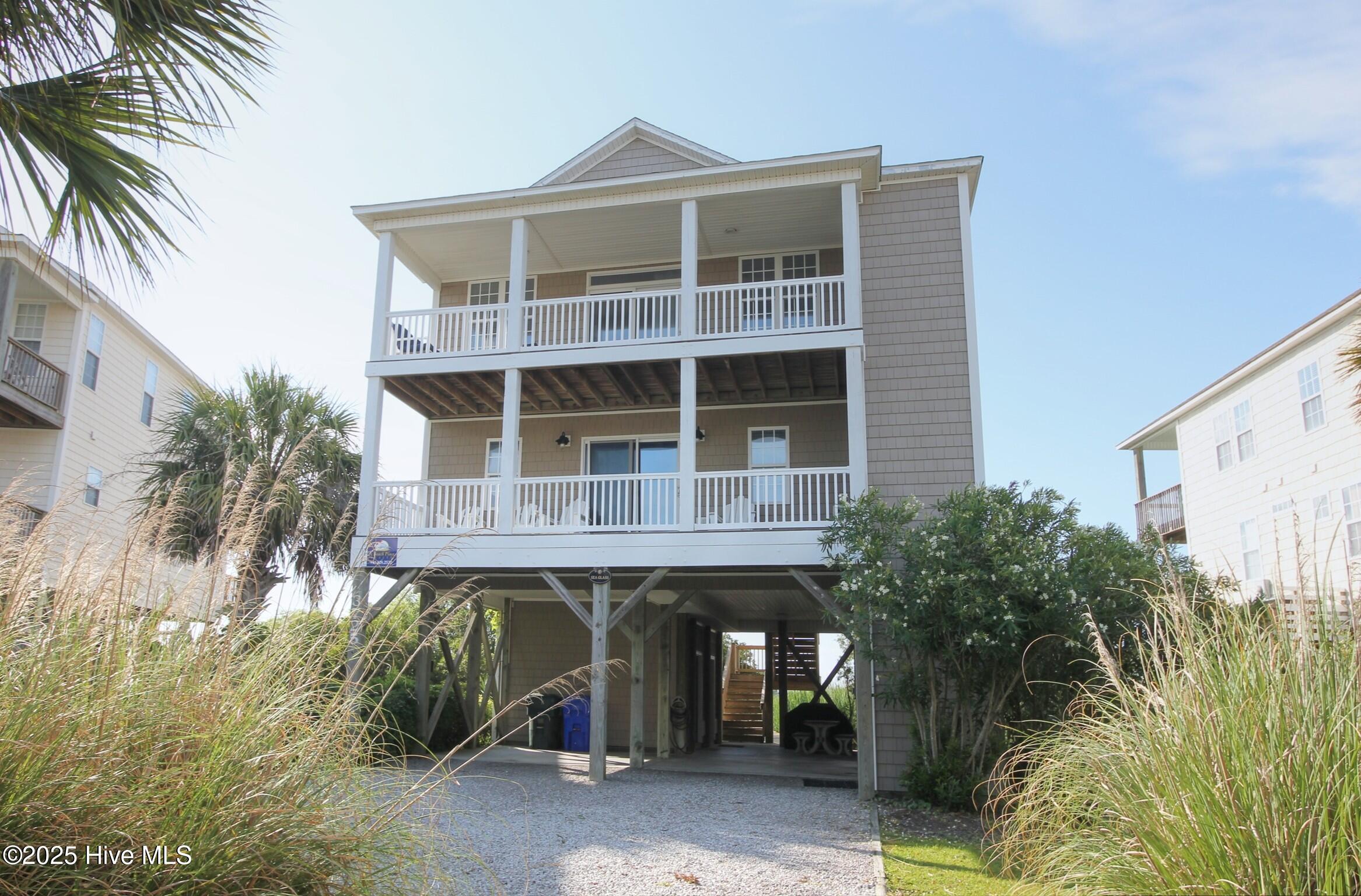 3725 Island Drive Property Photo 1