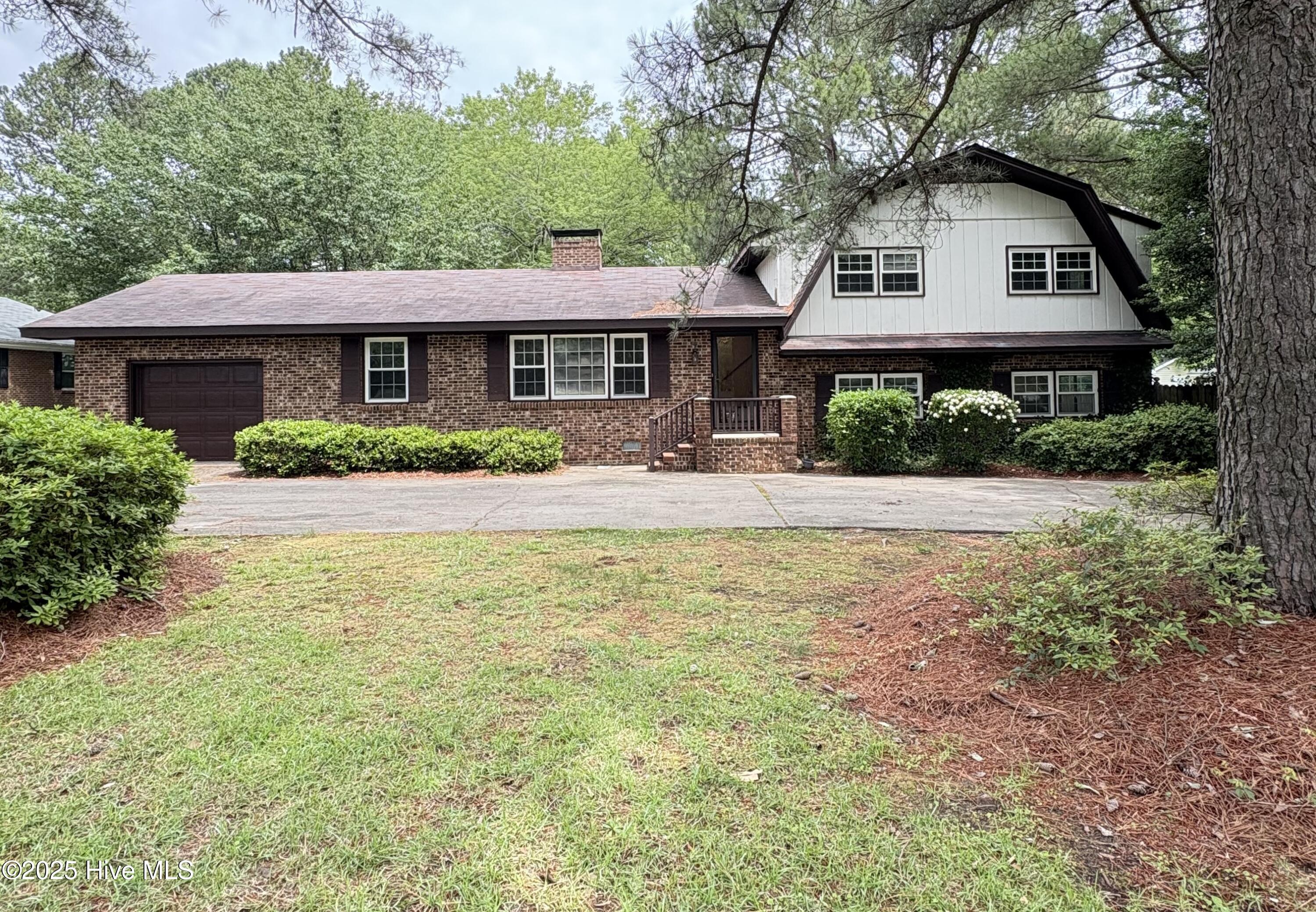 1102 Raleigh Road Parkway Property Photo 1