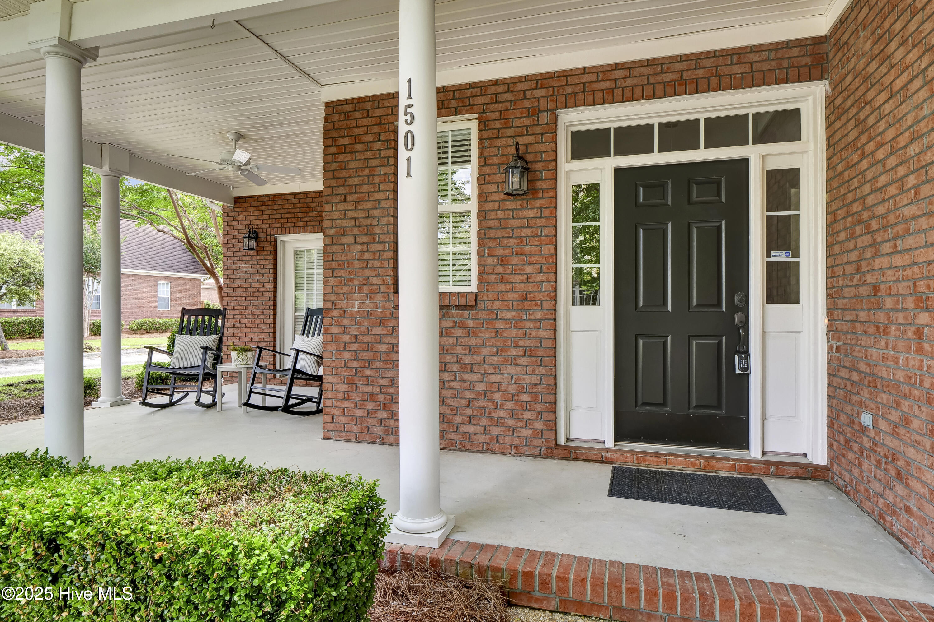 1501 W Morning Dove Court Property Photo 3
