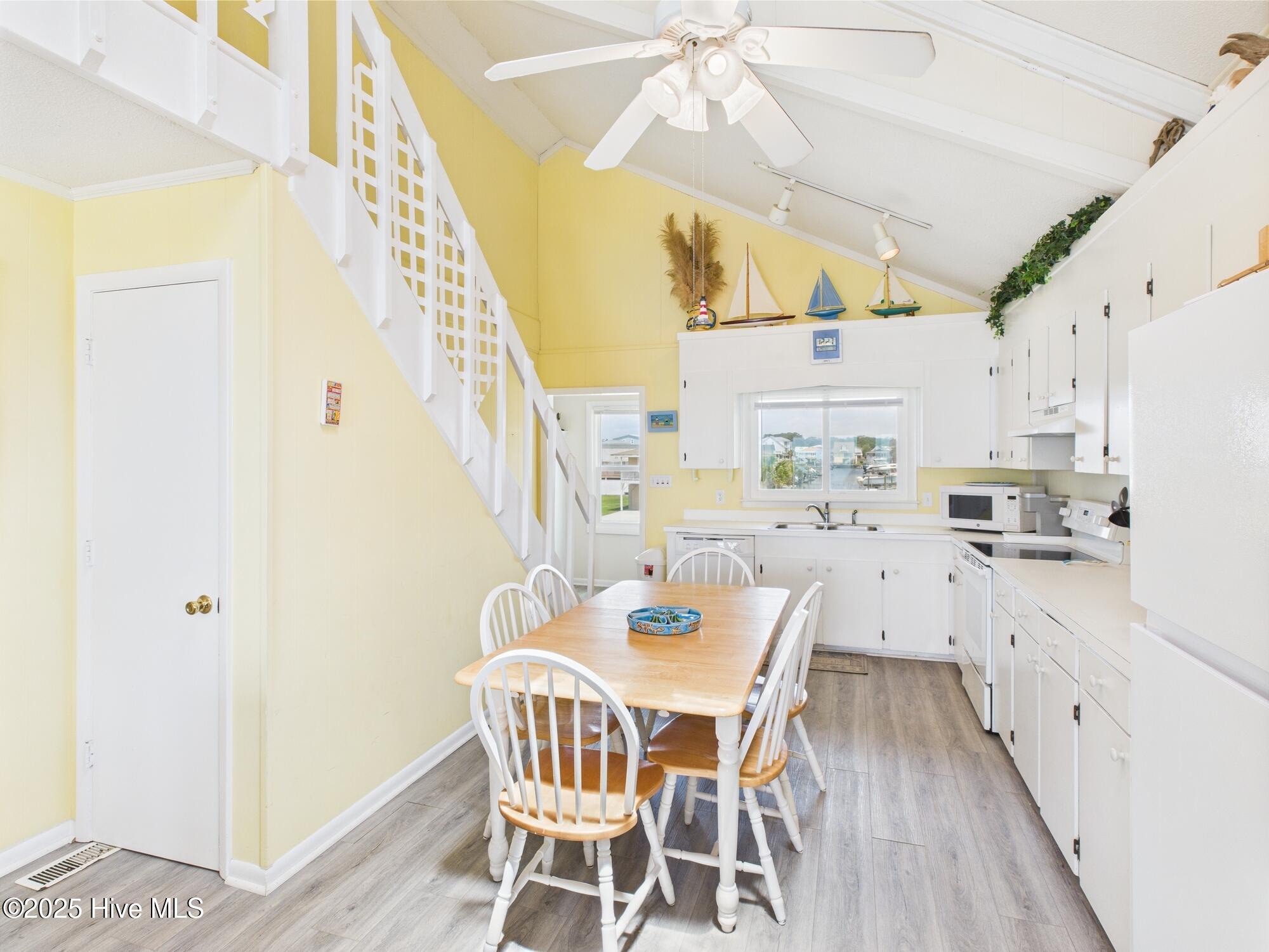359 Ocean Boulevard Property Photo 7