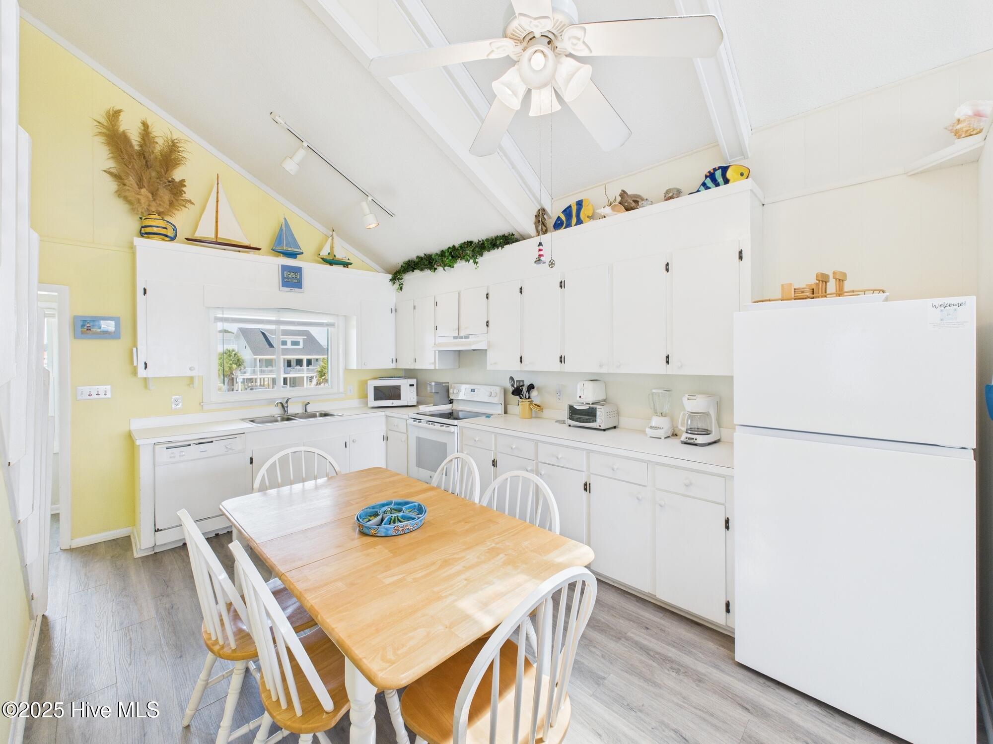 359 Ocean Boulevard Property Photo 8