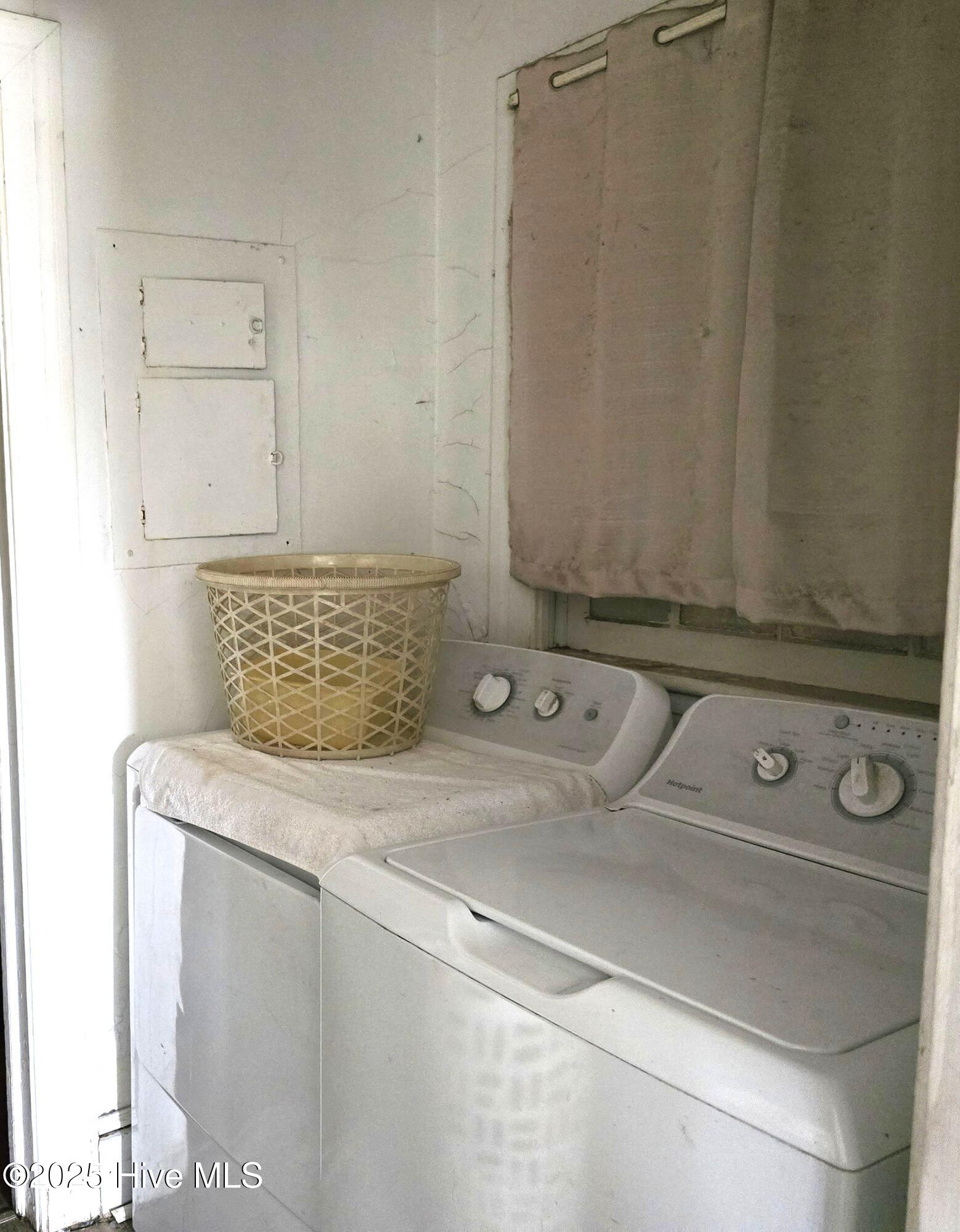 6754 E Main Street Property Photo 5