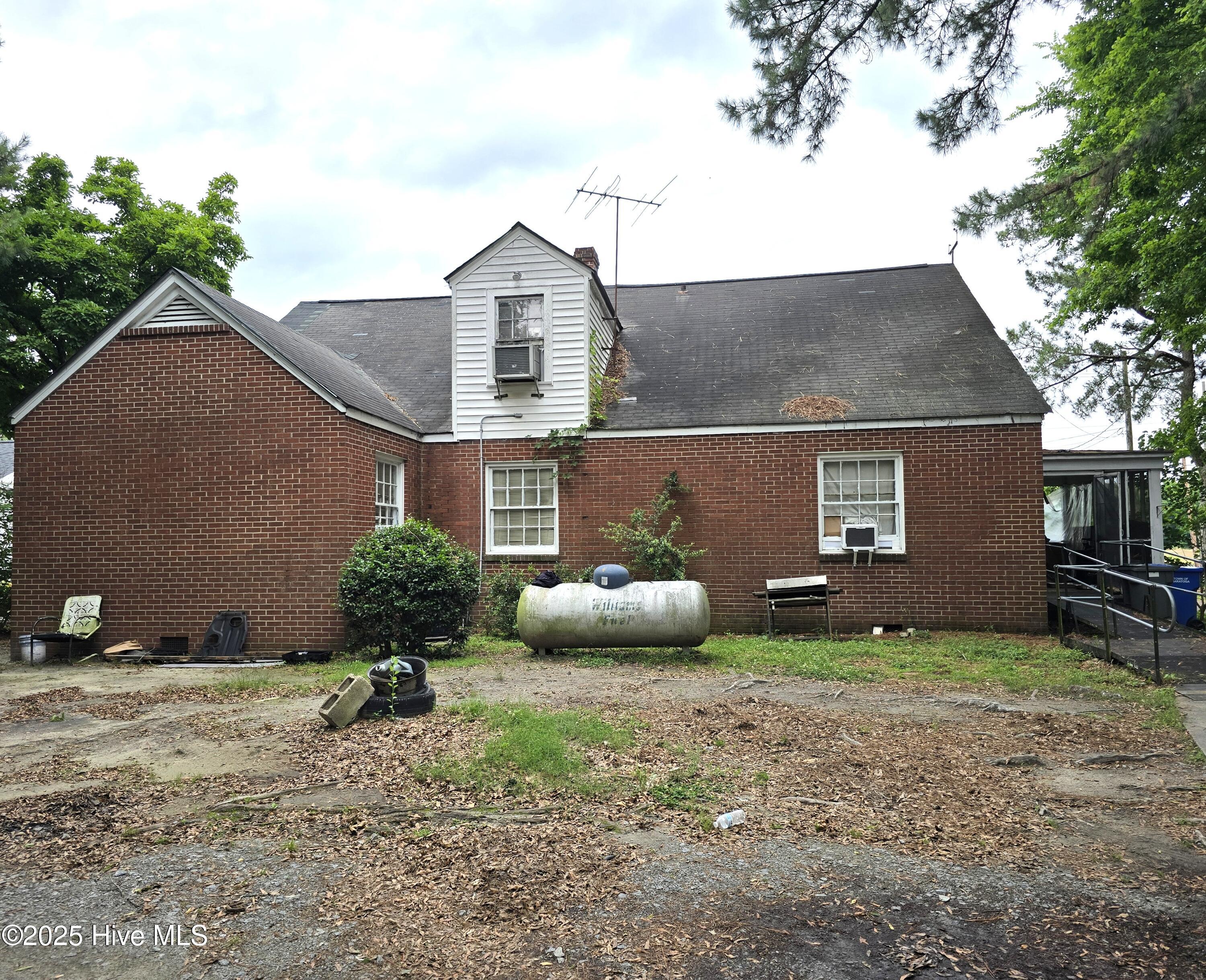 6754 E Main Street Property Photo 17