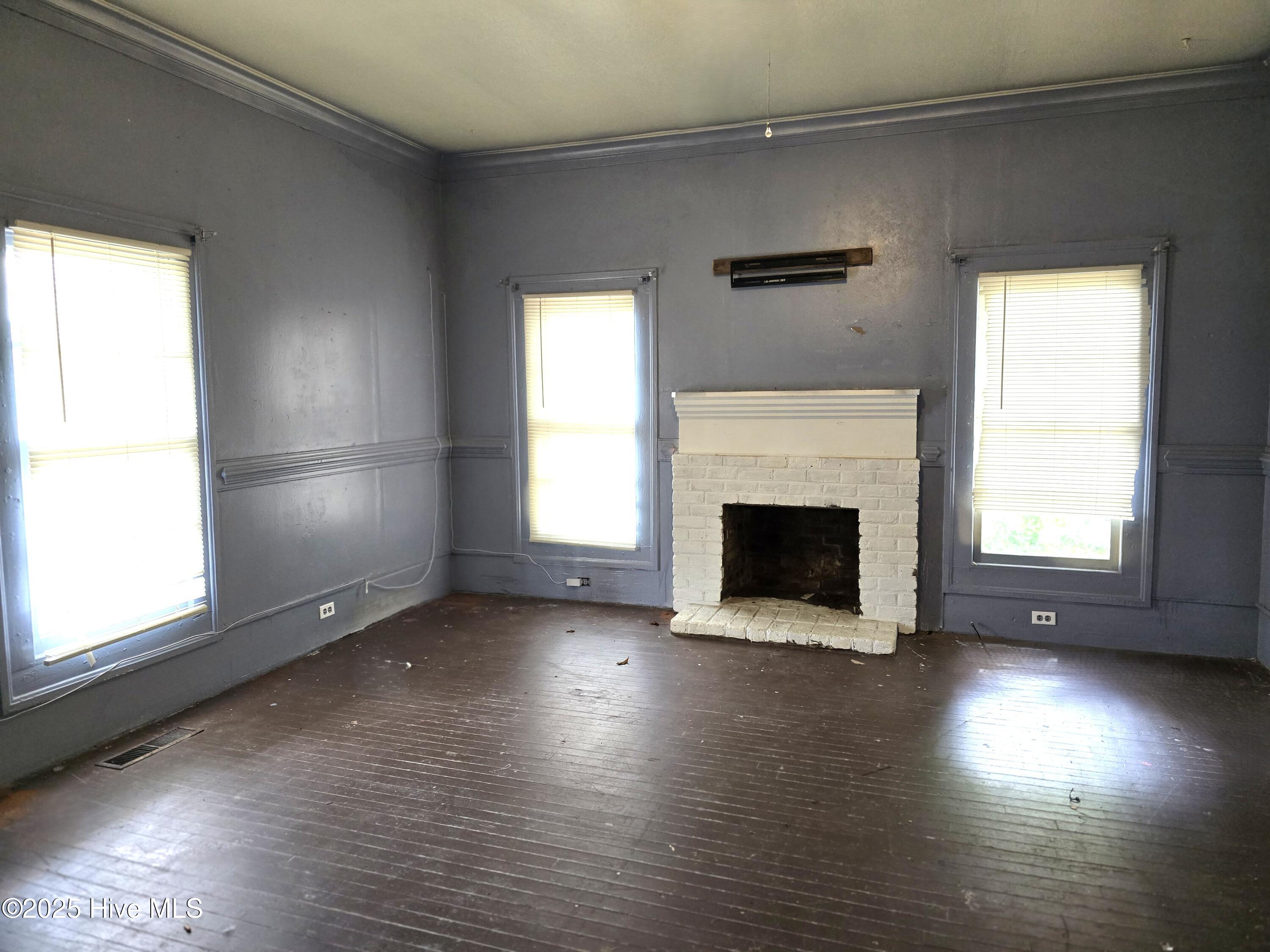 6756 E Main Street Property Photo 3