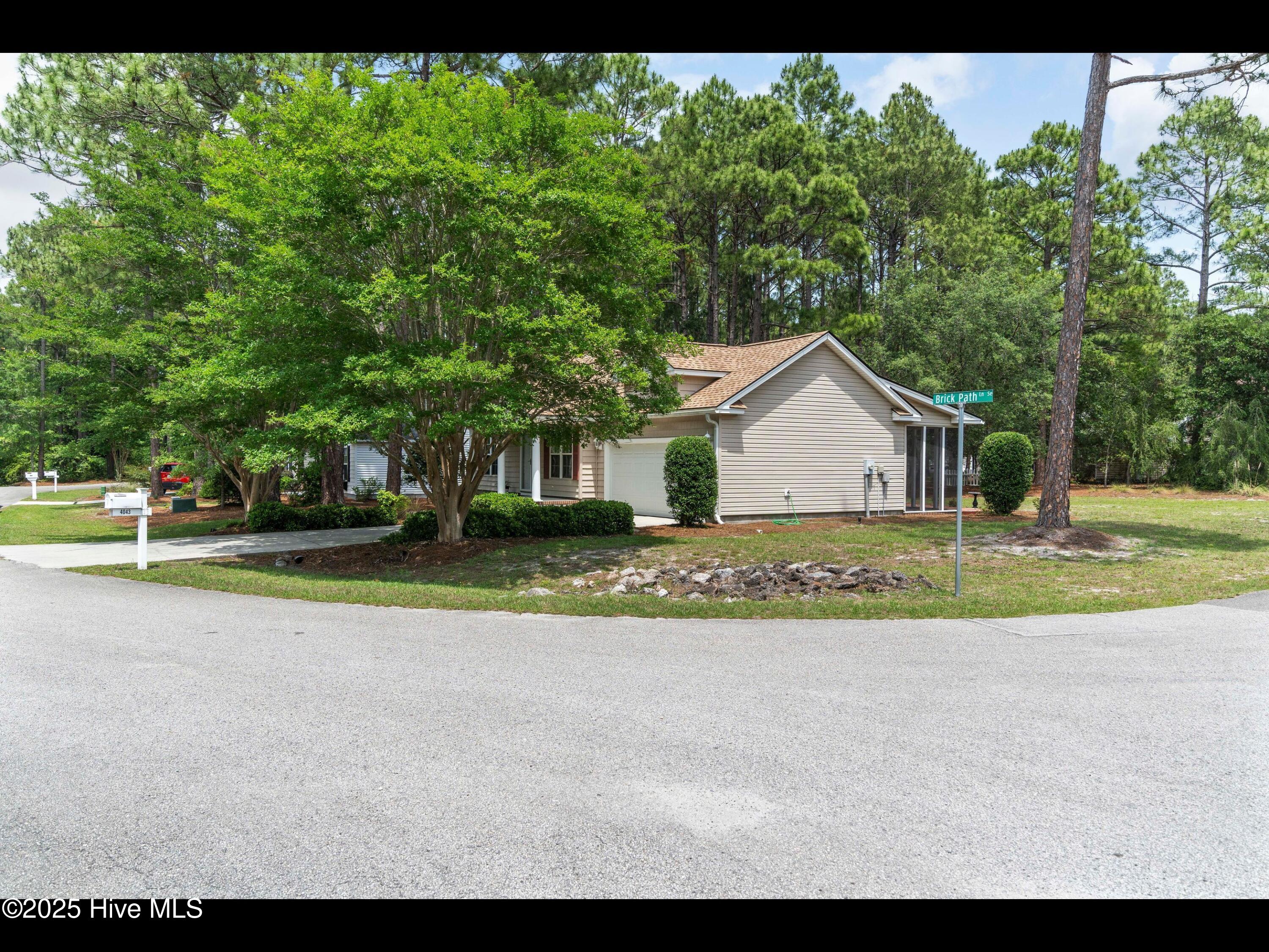 4043 Brick Path Lane Property Photo 4