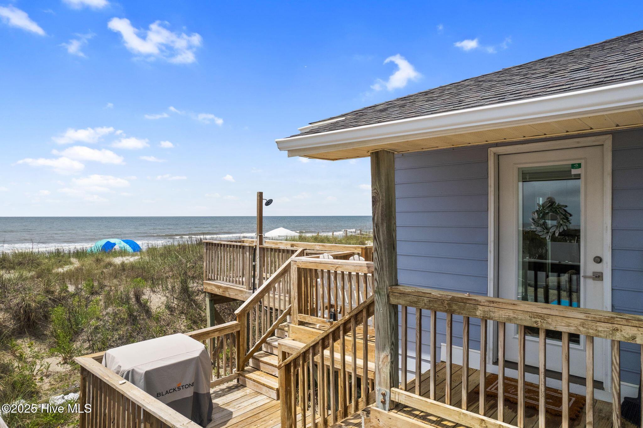 1001 W Beach Drive Property Photo 8