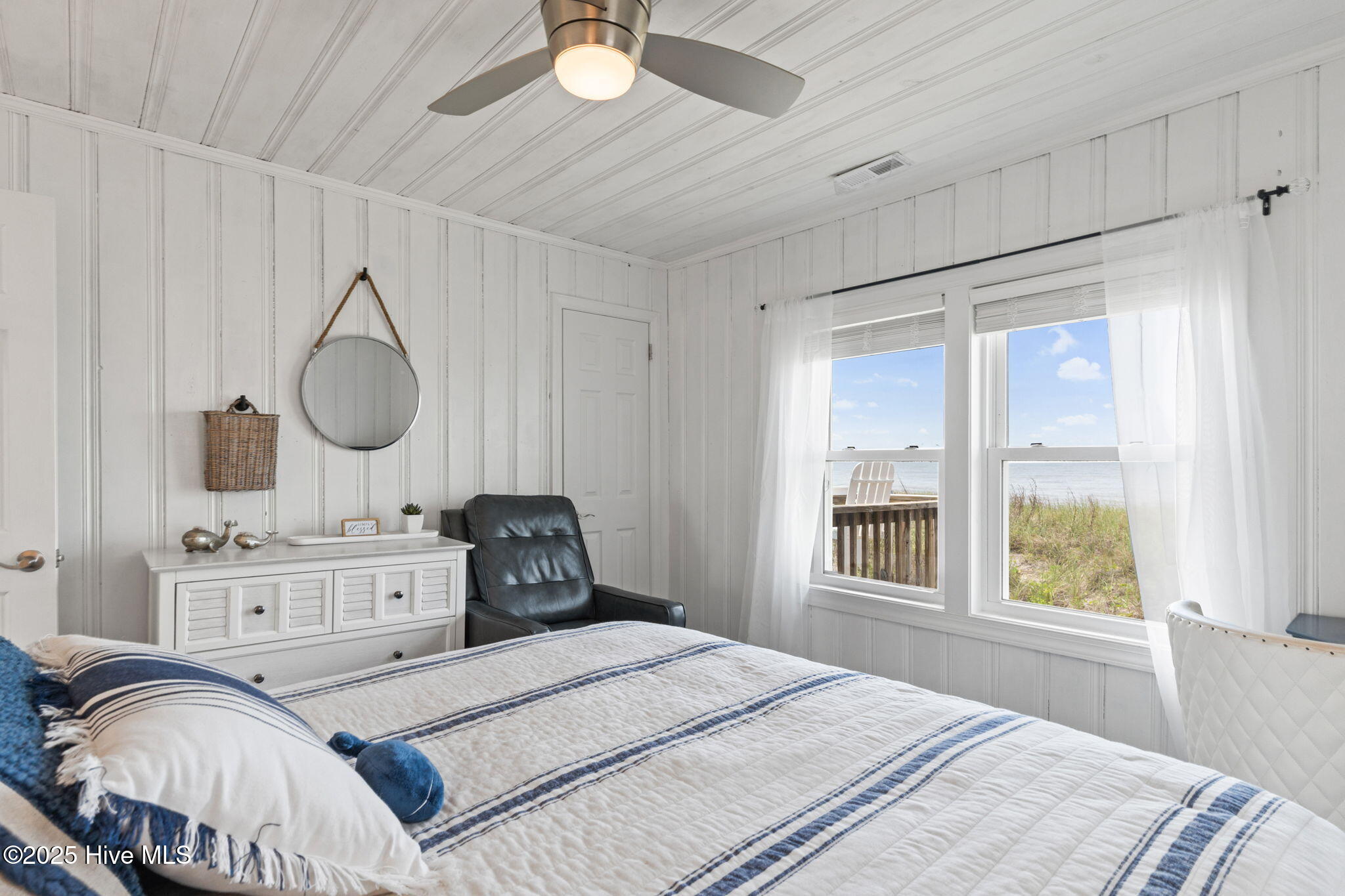 1001 W Beach Drive Property Photo 20