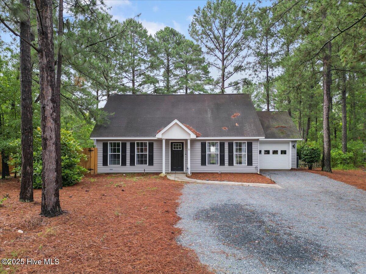 8 Saunders Lane Property Photo 1