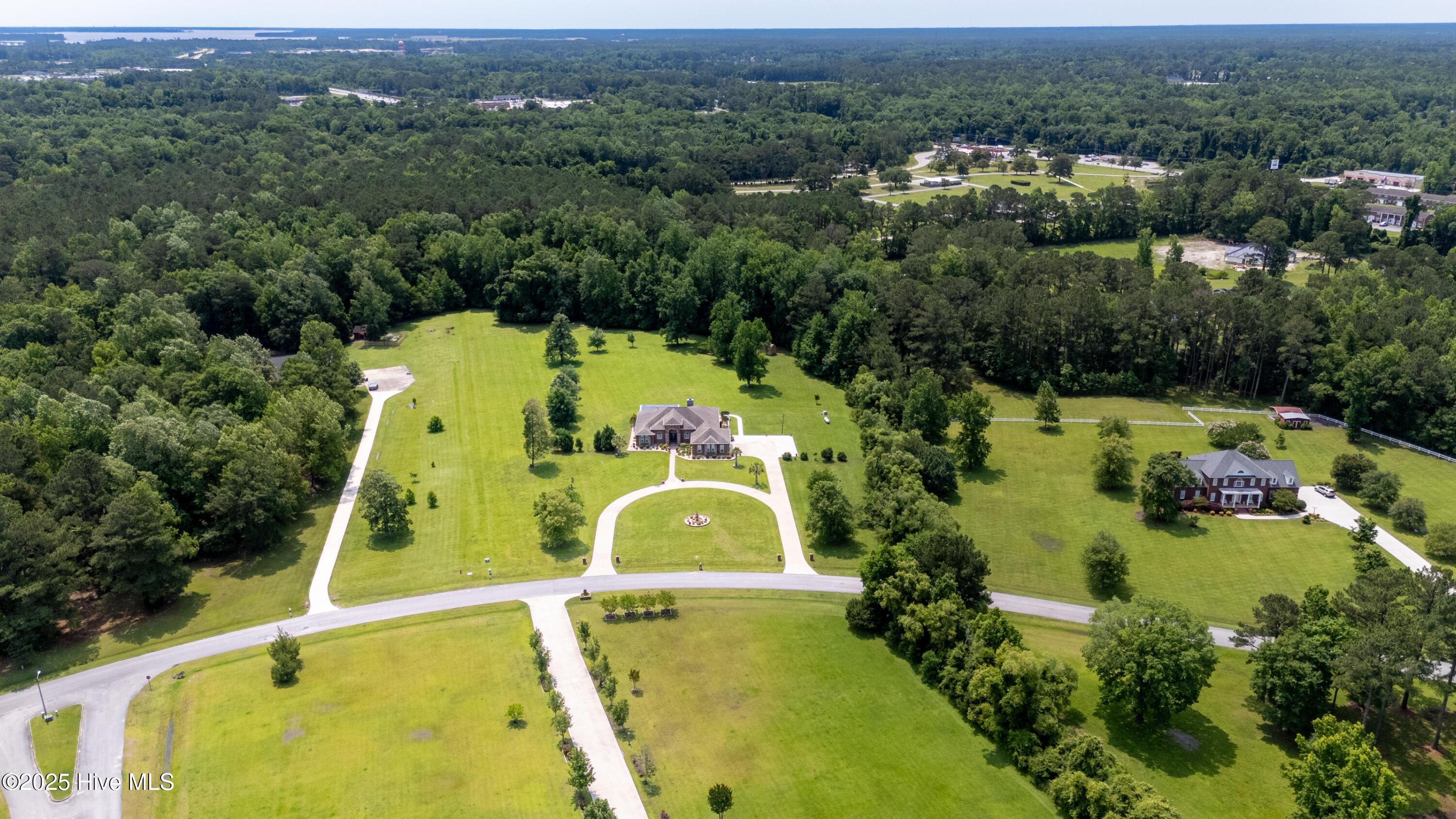 182 Country Squire Lane Property Photo 1