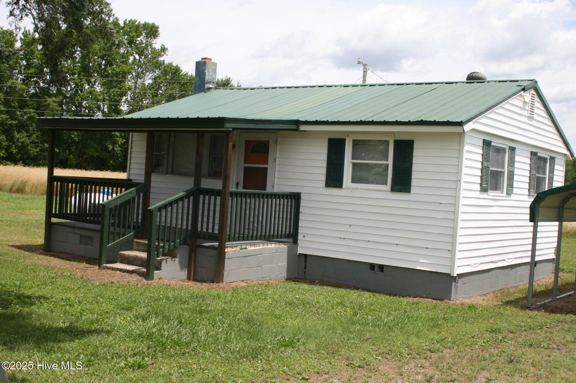 1819 Thirteen Bridges Road Property Photo 1