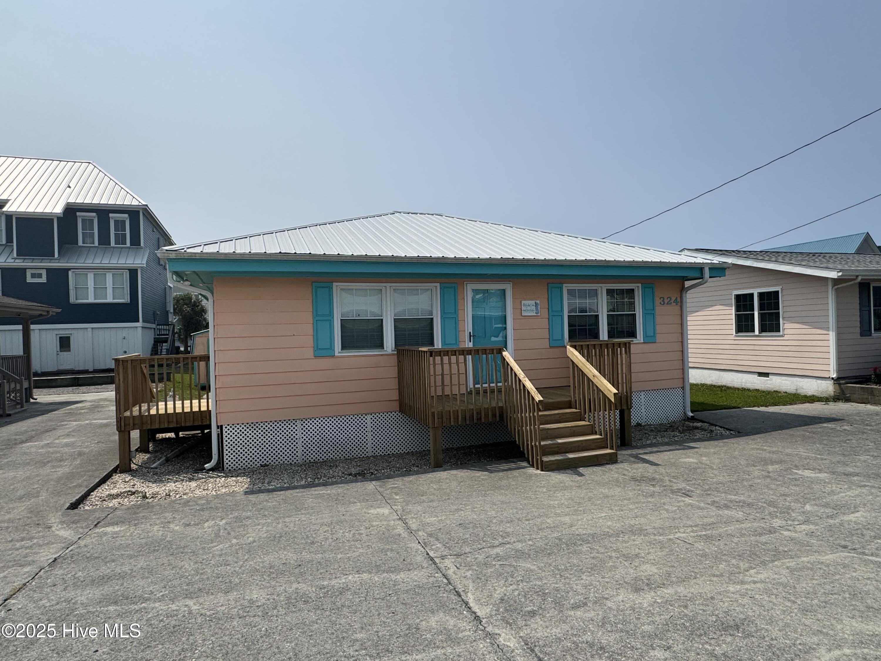 324 N Topsail Drive Property Photo 11