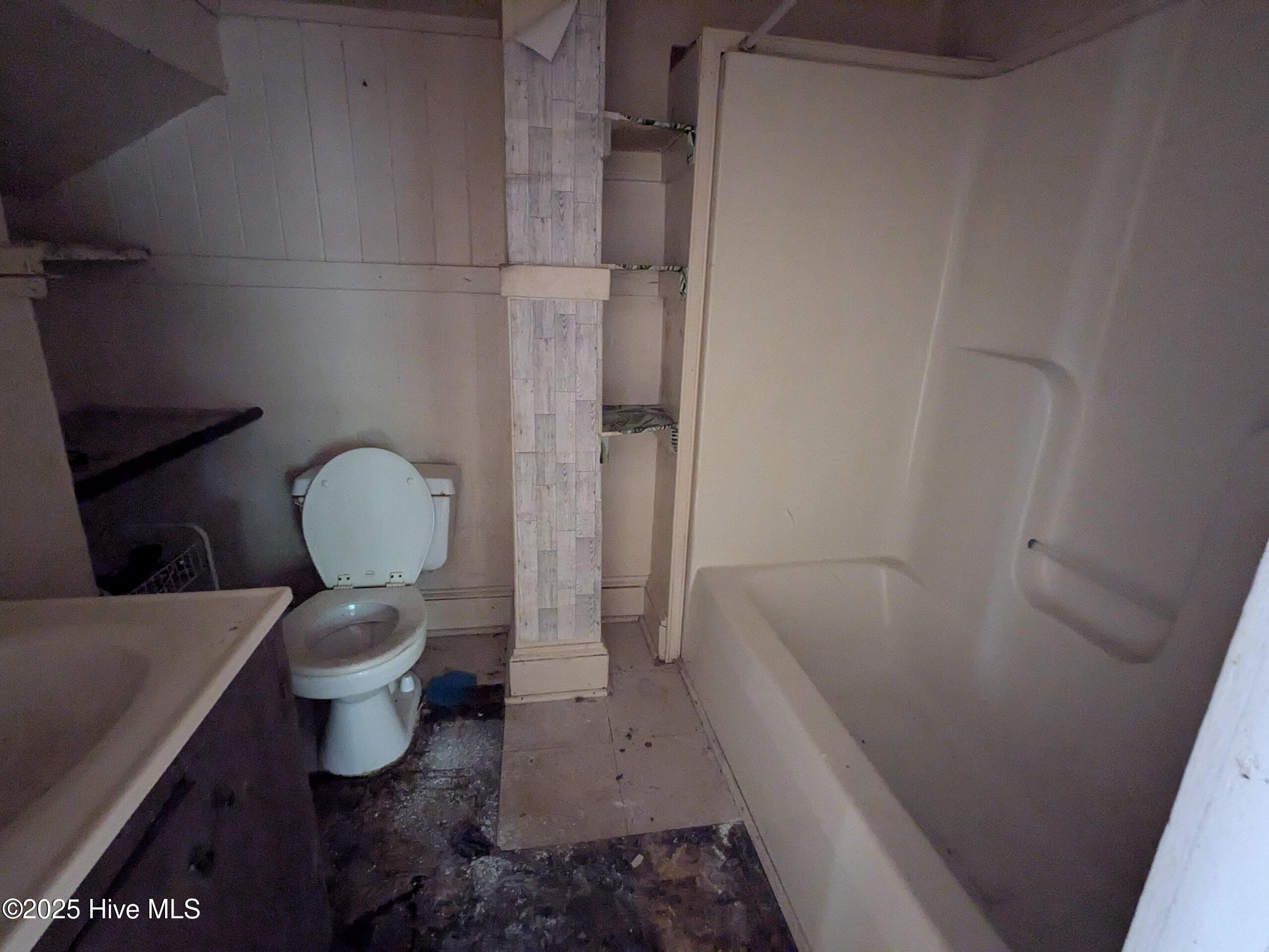 207 Bruton Street Property Photo 4