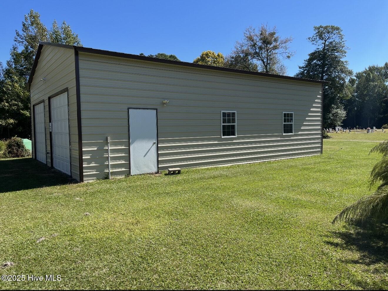 2745 Uniontown Road Property Photo 1