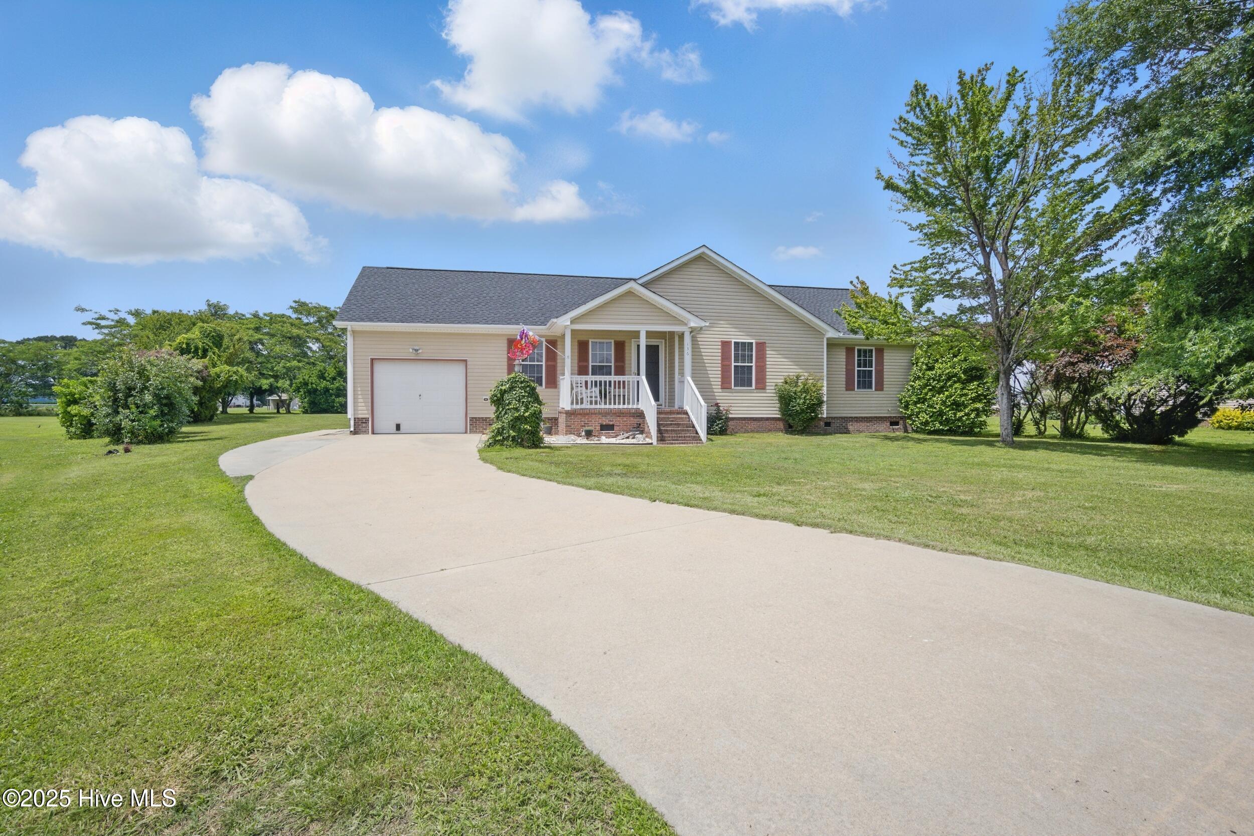 136 Woodland Way Property Photo 1