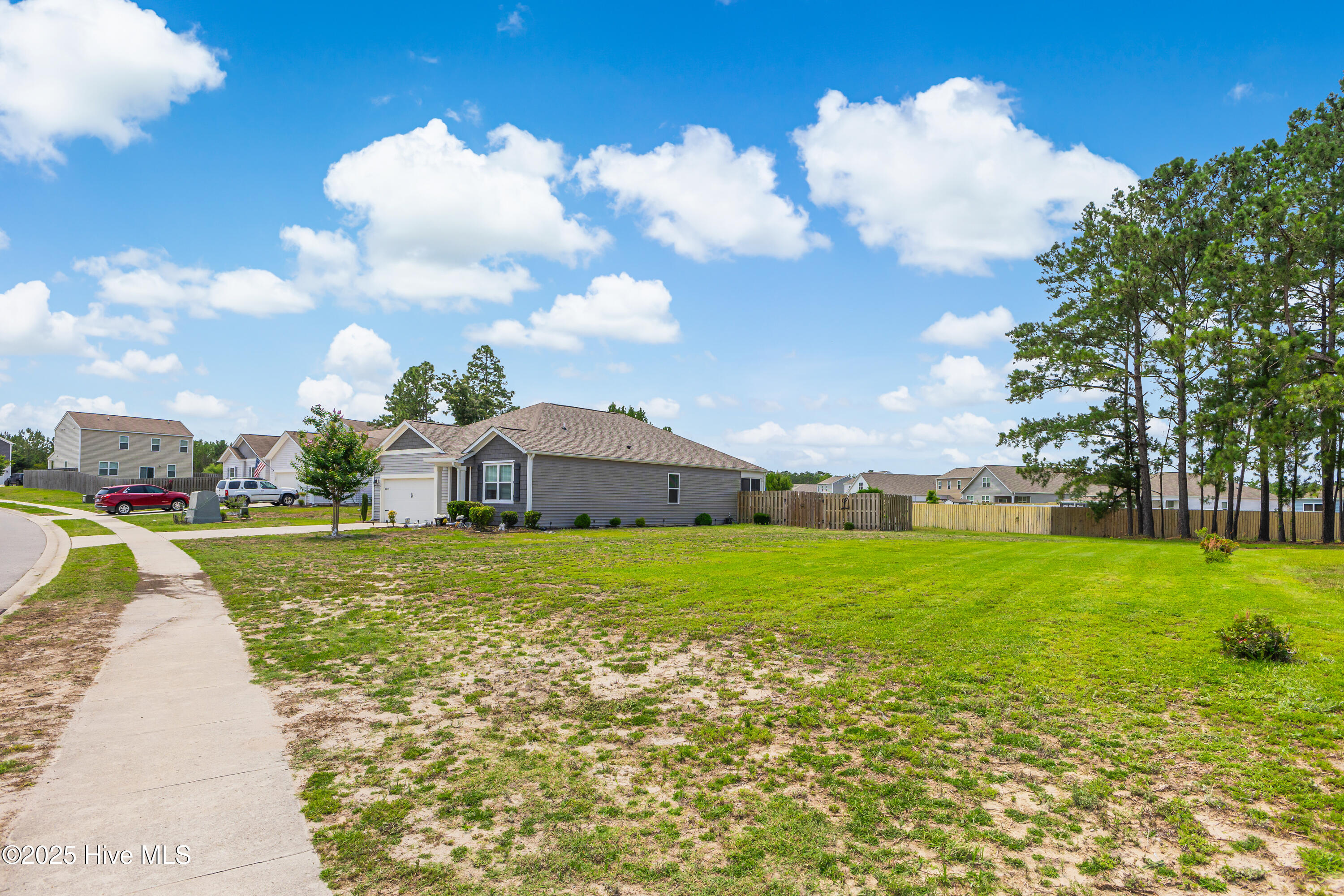 1041 S Fisher King Drive Property Photo 3