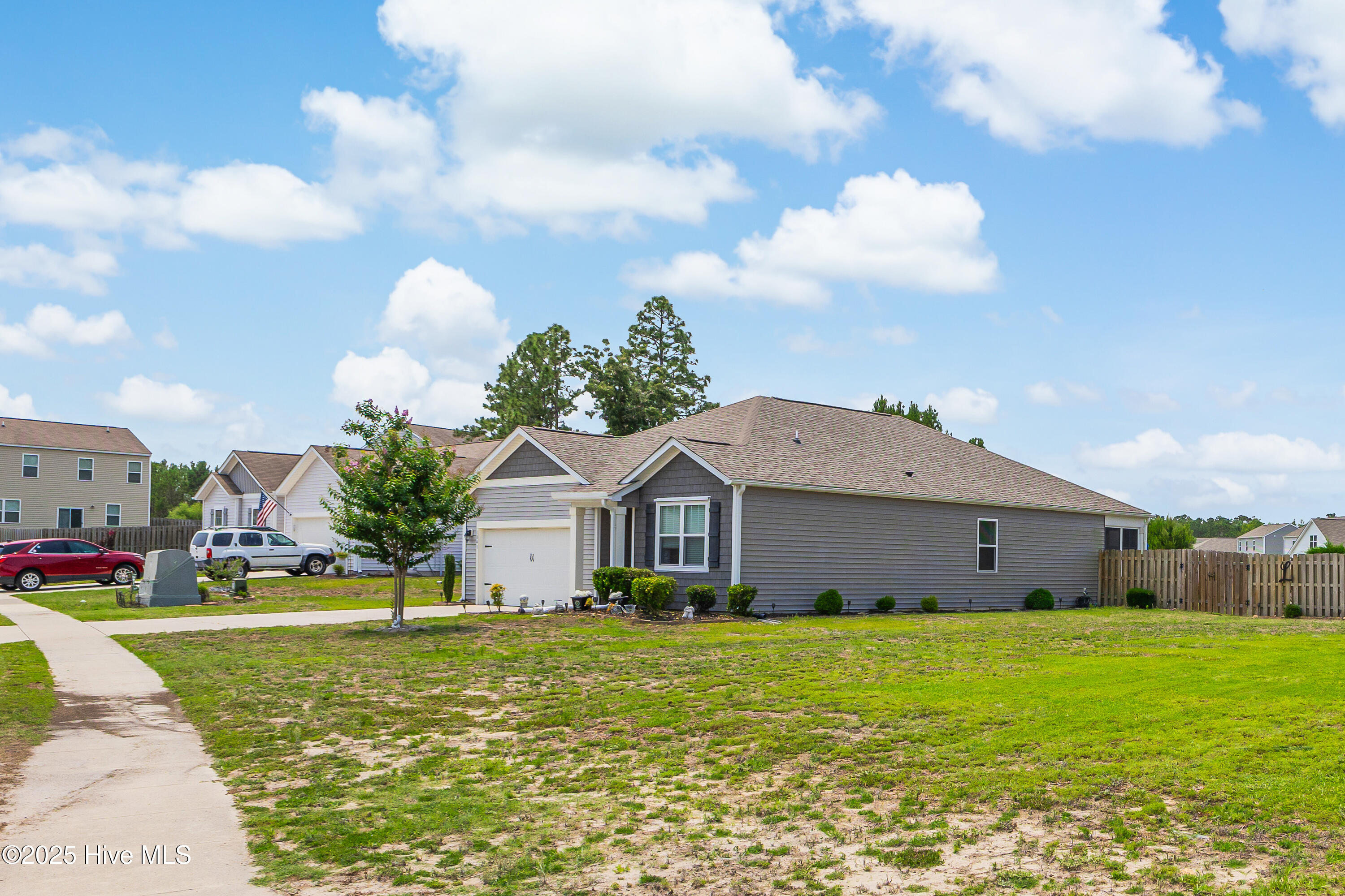 1041 S Fisher King Drive Property Photo 4