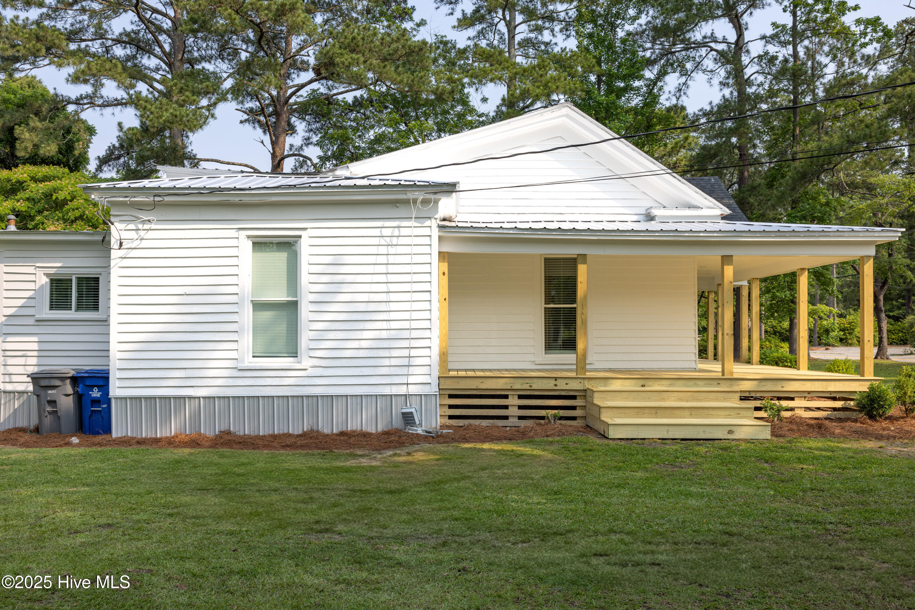 502 Sterlingworth Street Property Photo 5