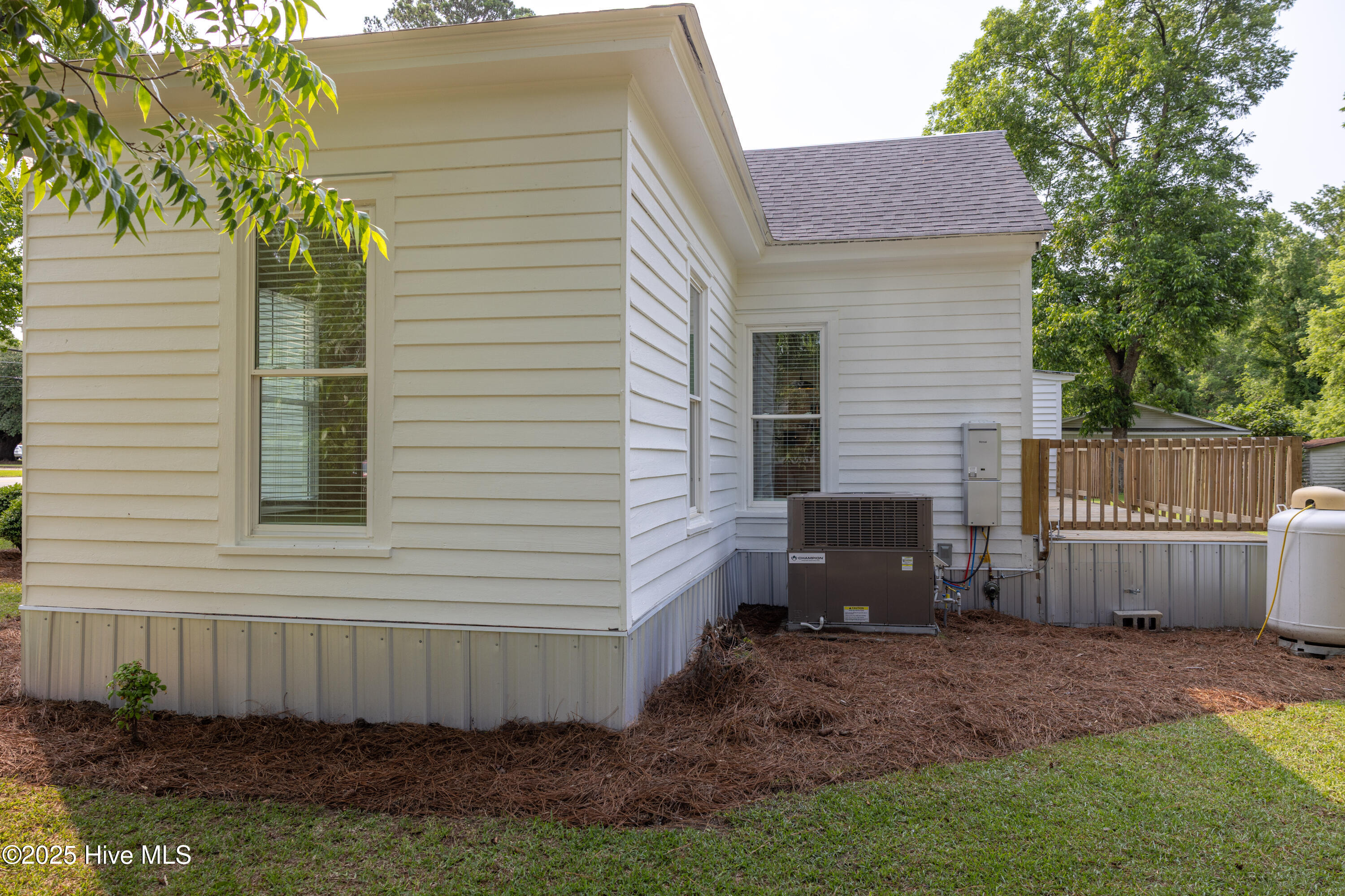 502 Sterlingworth Street Property Photo 7