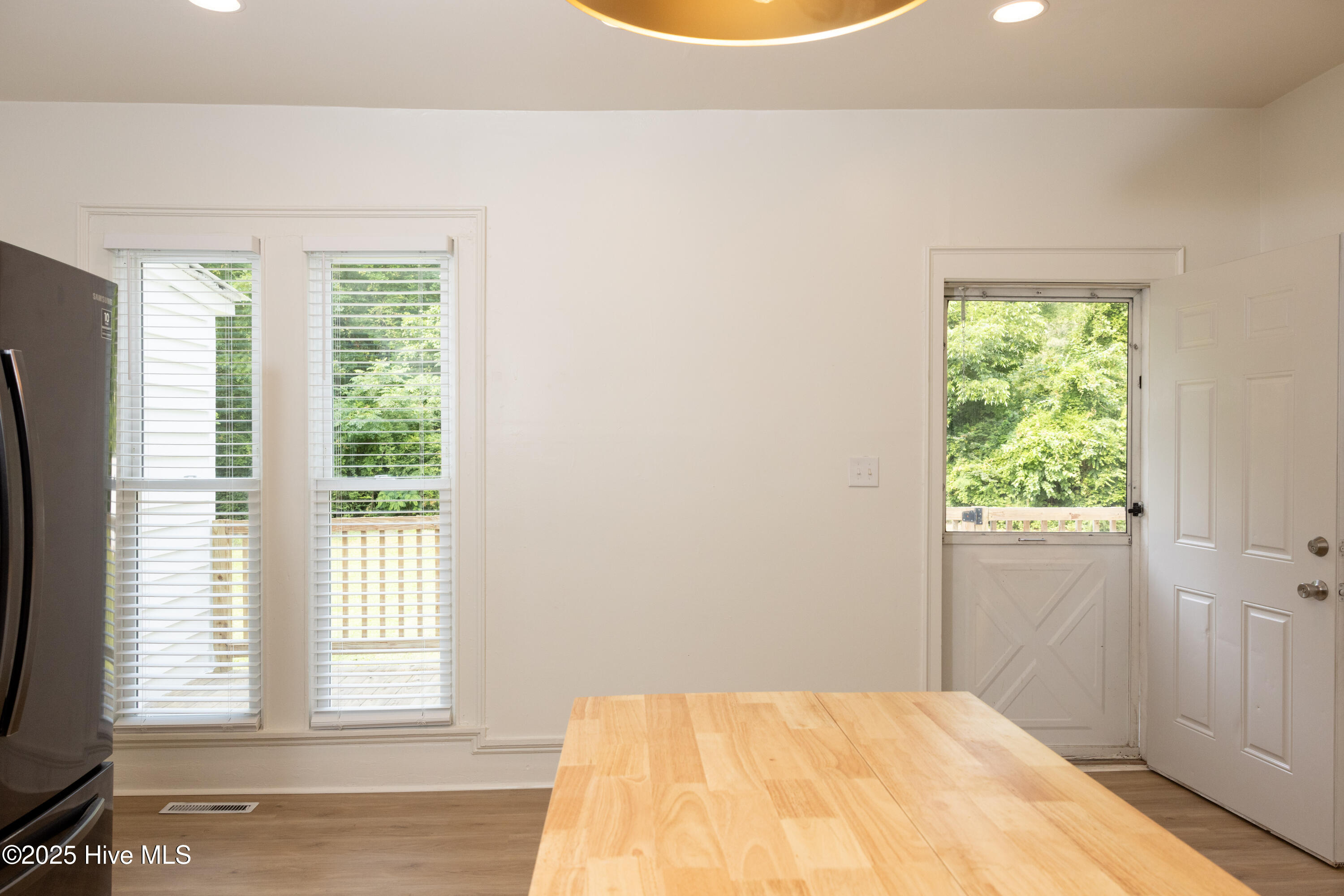 502 Sterlingworth Street Property Photo 14