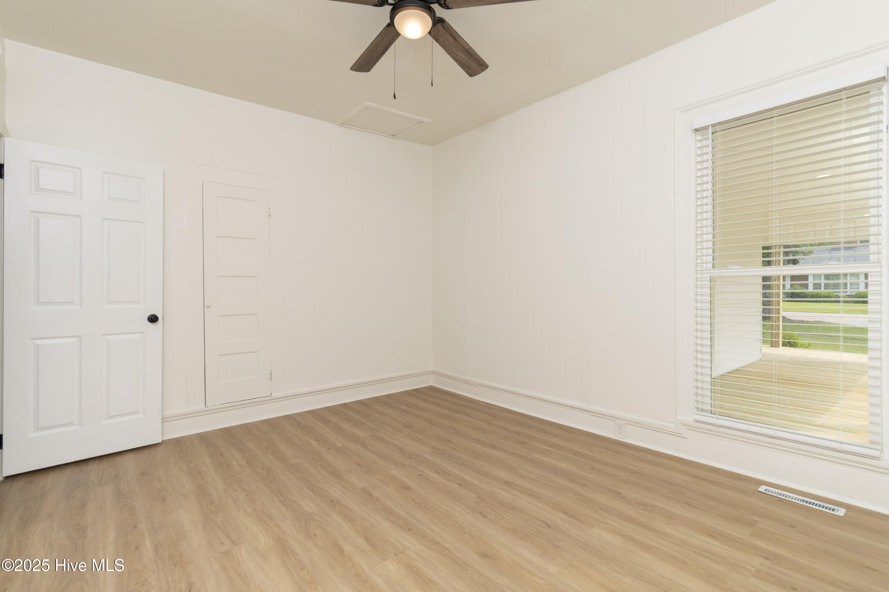 502 Sterlingworth Street Property Photo 20