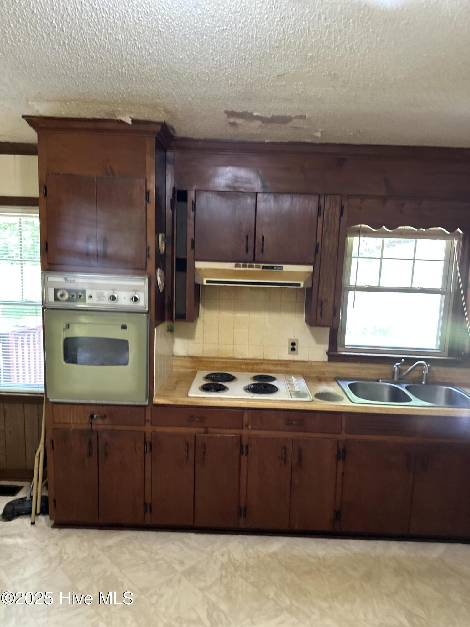 207 South Street Property Photo 2