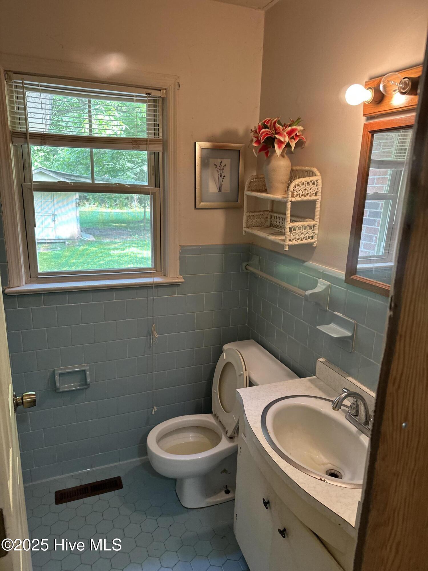 207 South Street Property Photo 4