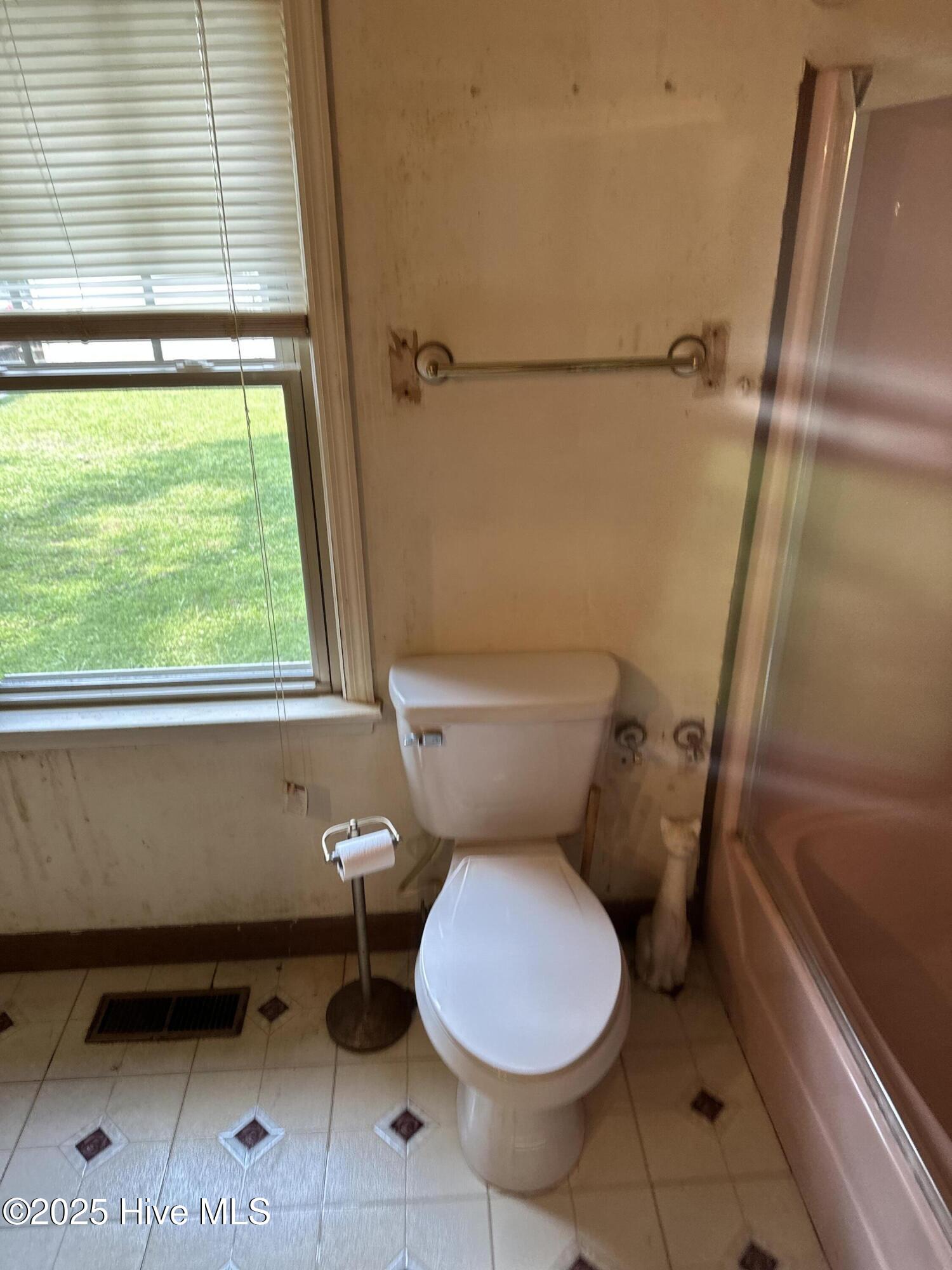 207 South Street Property Photo 5