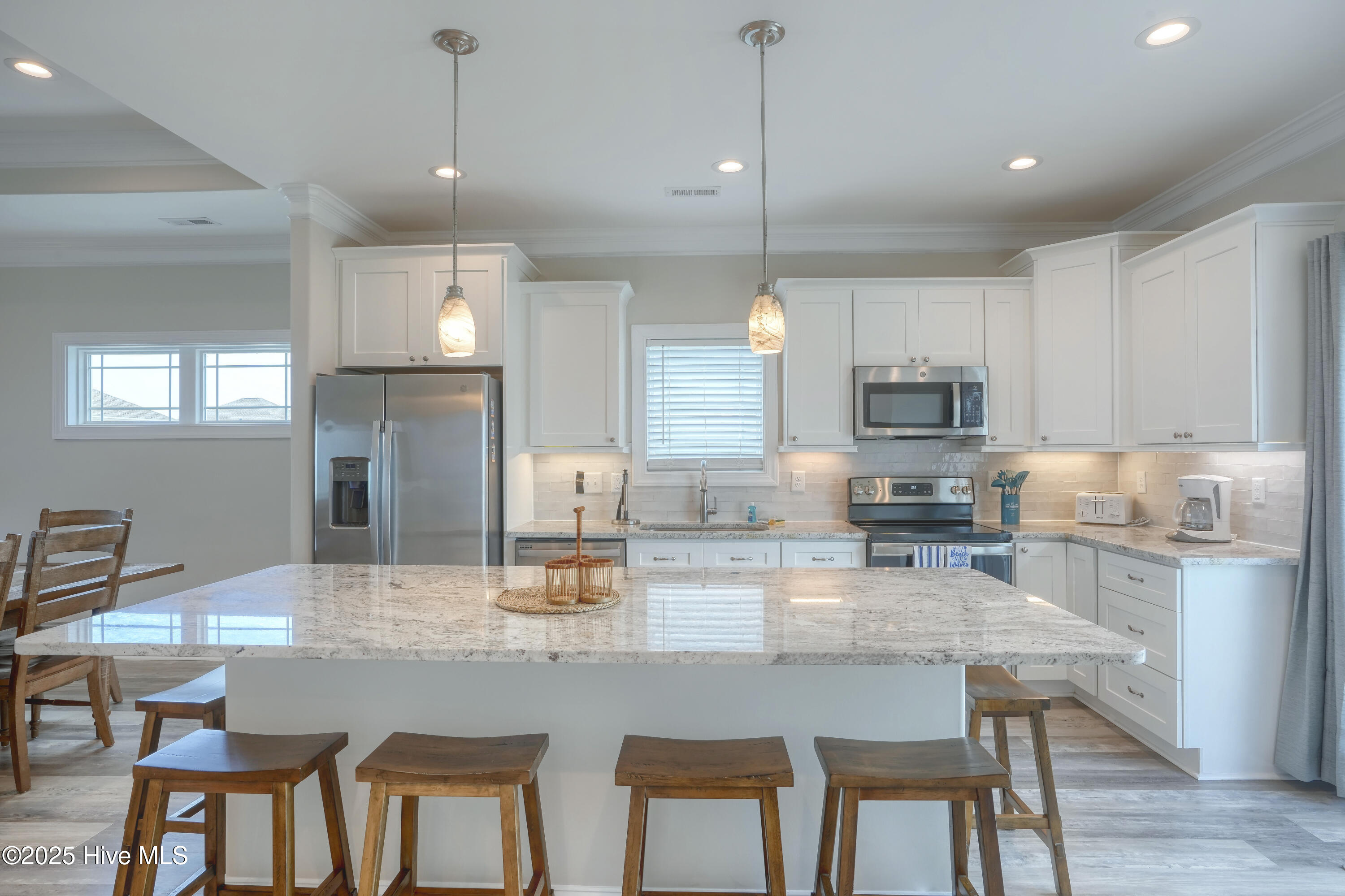 876 Villas Drive Property Photo 12