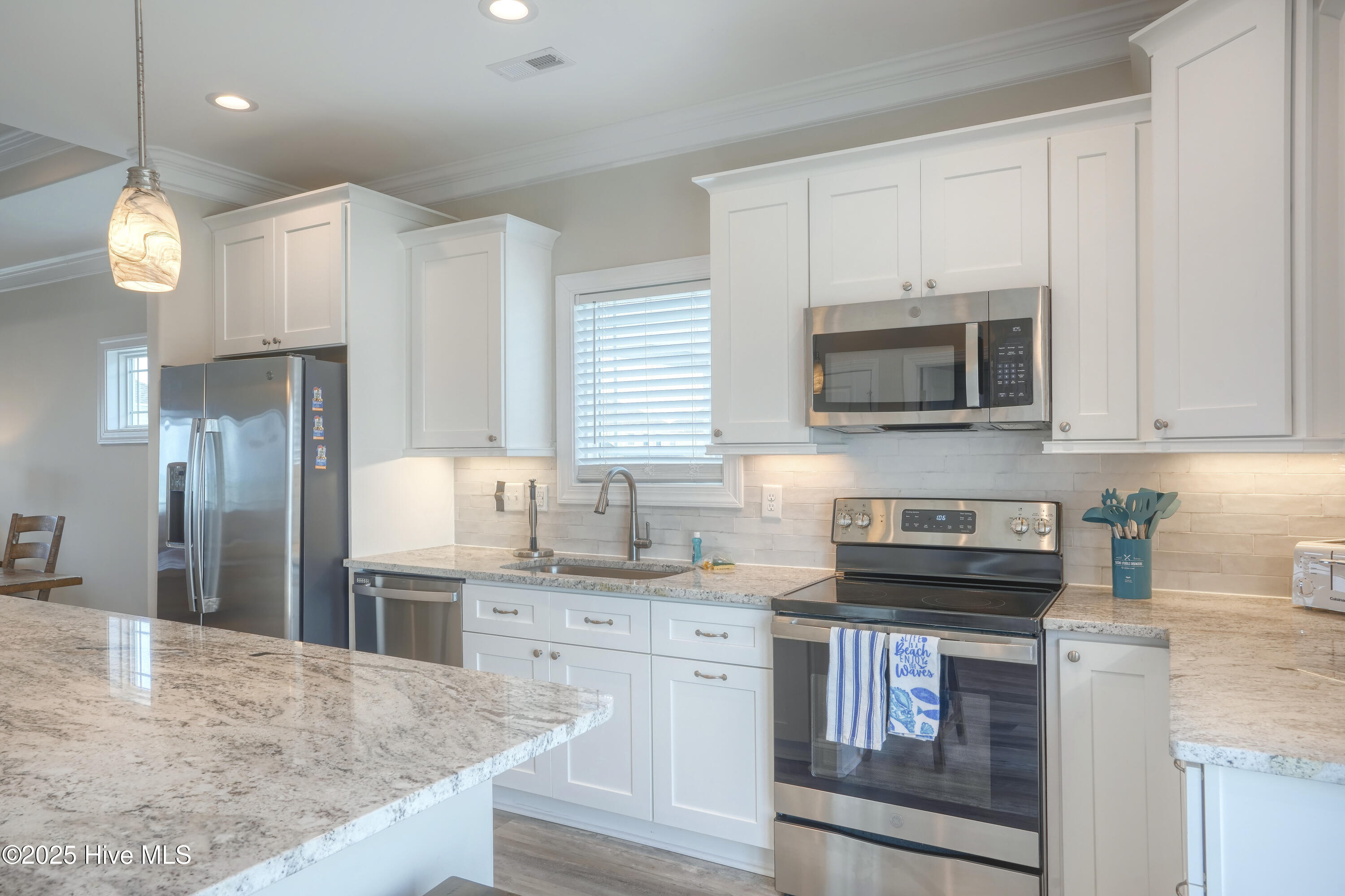 876 Villas Drive Property Photo 14
